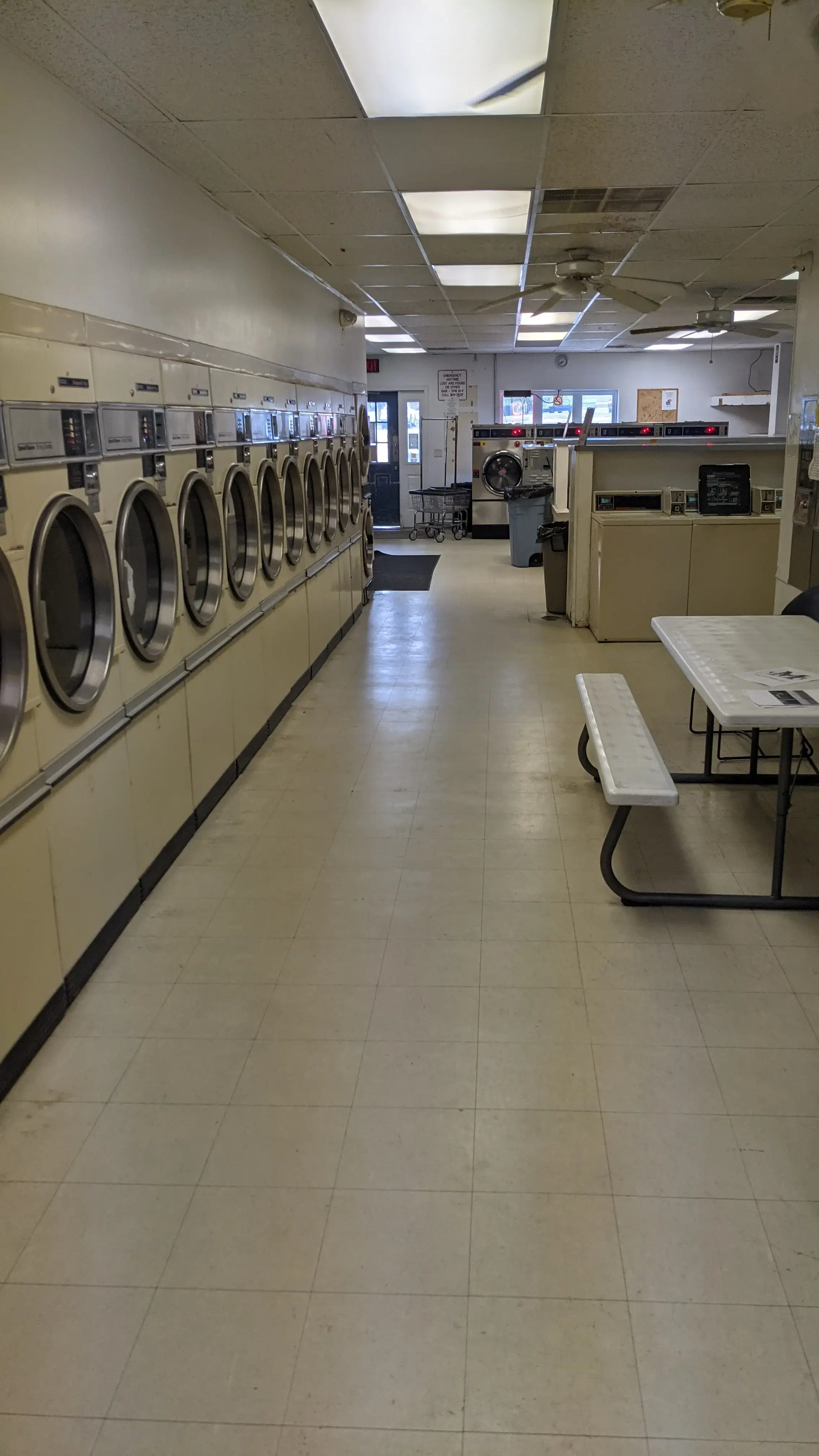 Sunset West Laundry - Image 12