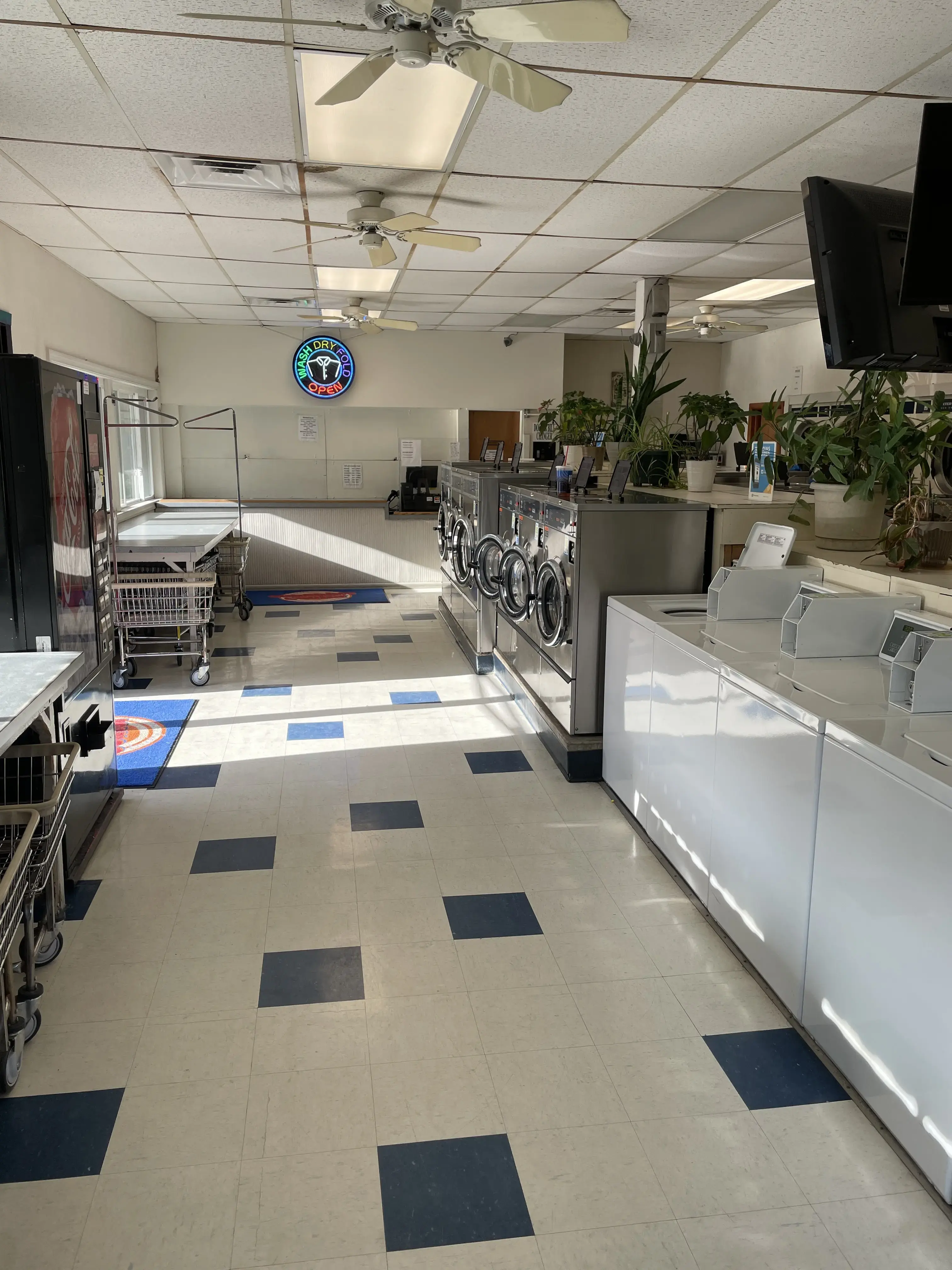 Sunshine Center - Image 17