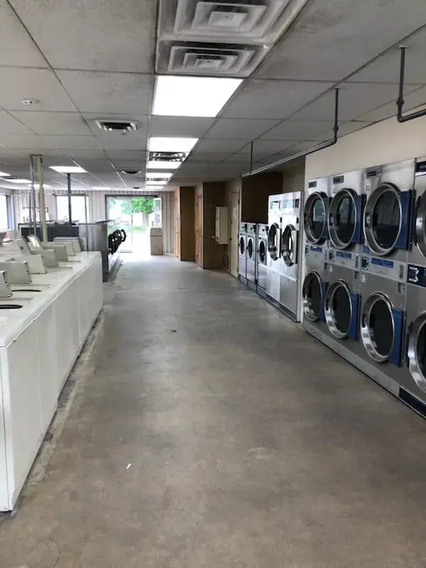 Sunshine Center Laundromat thumbnail 6