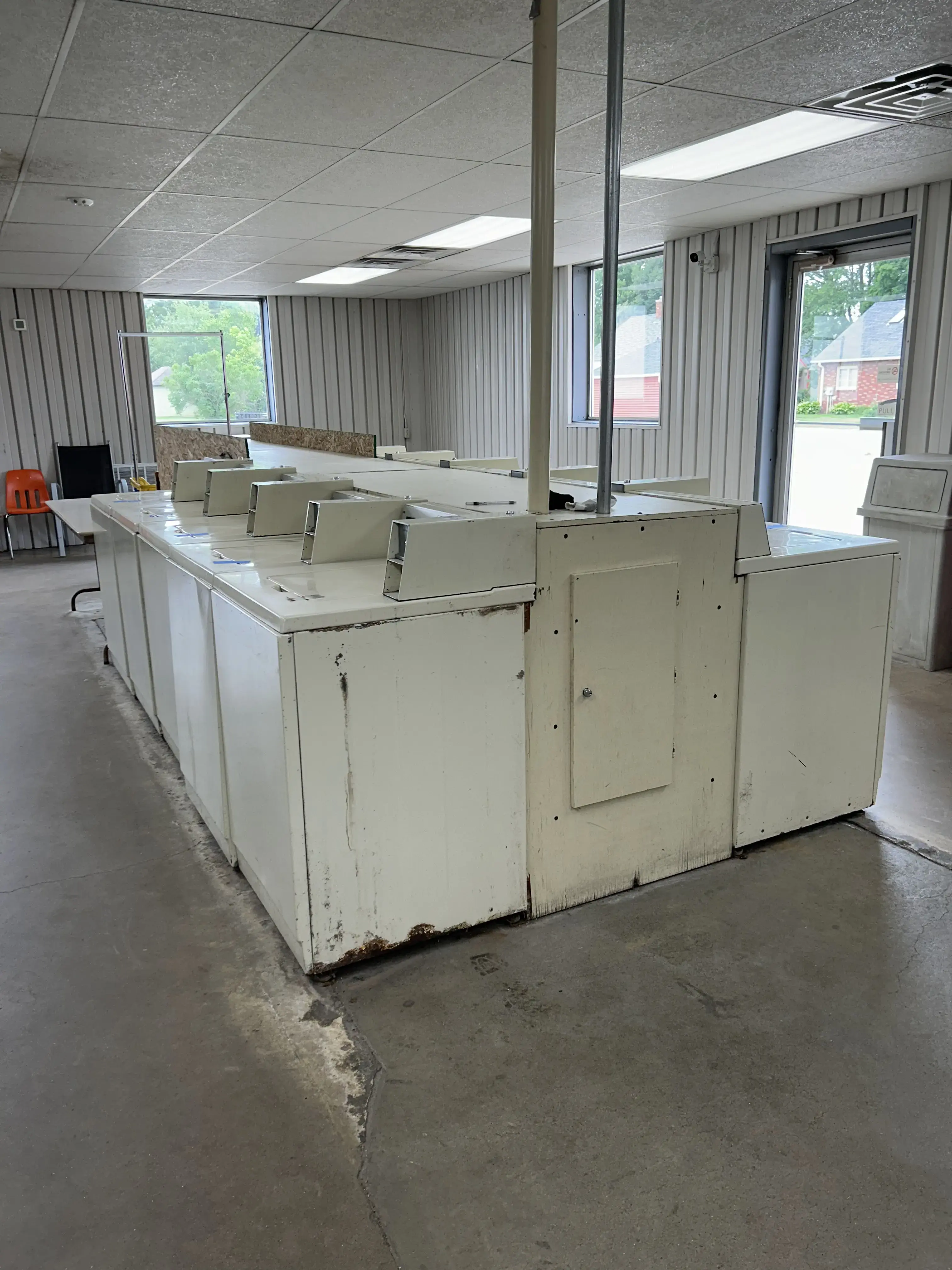 Sunshine Center Laundromat - Image 3