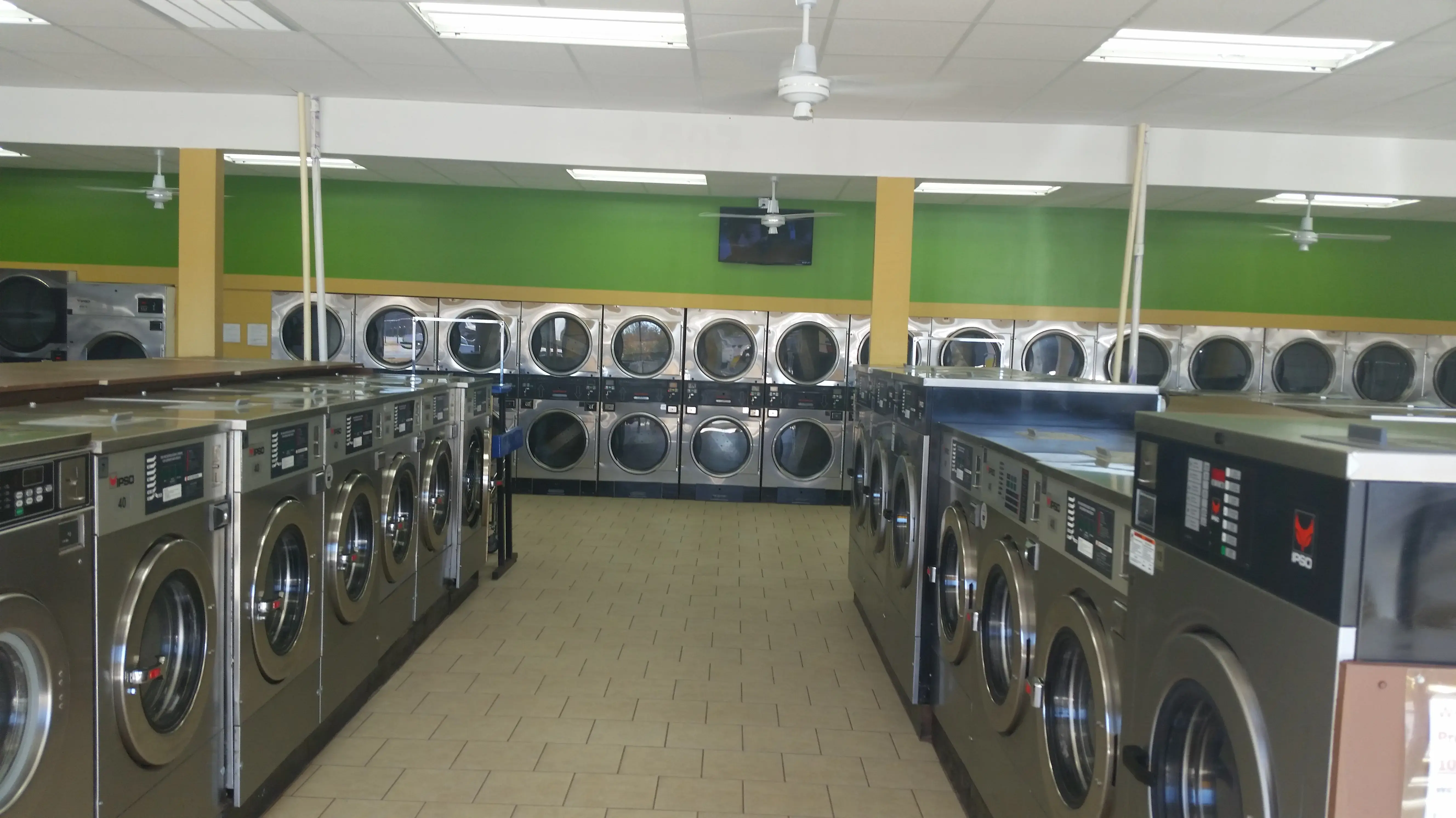 Sunshine Coin Laundry thumbnail 3