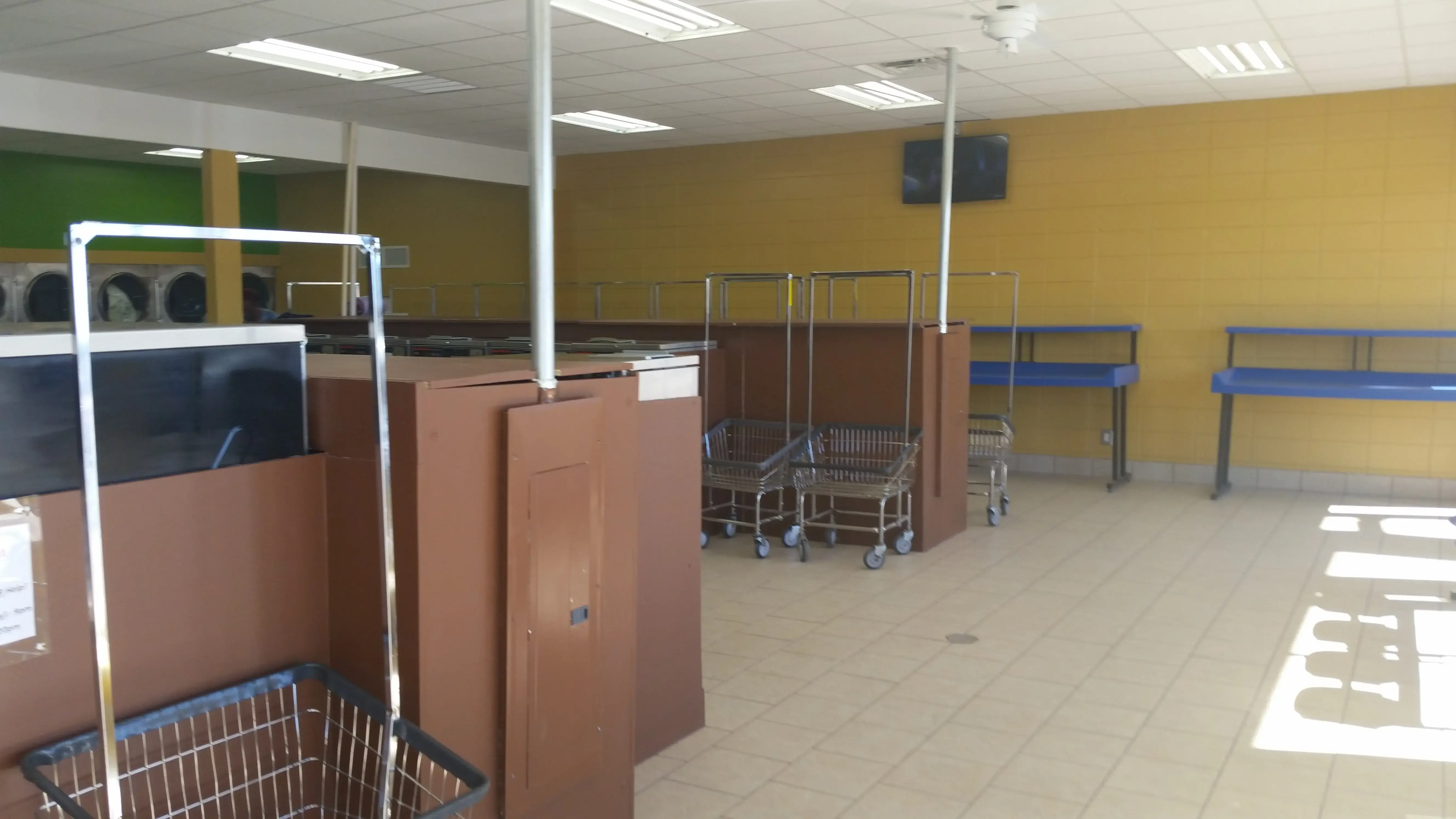 Sunshine Coin Laundry - Image 9