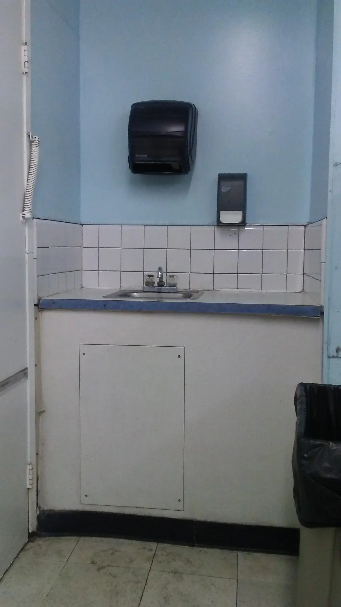 Sunshine Coin-Op Laundry Lavandería - Image 14