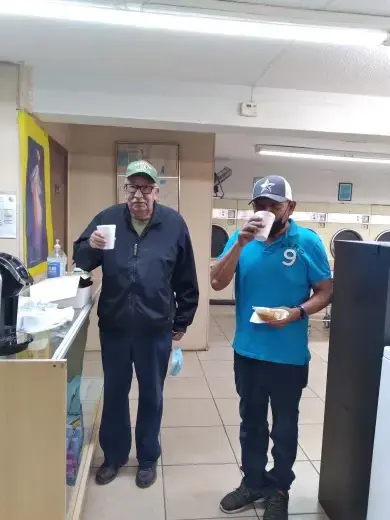 Sunshine Laredo's Laundromat thumbnail 5