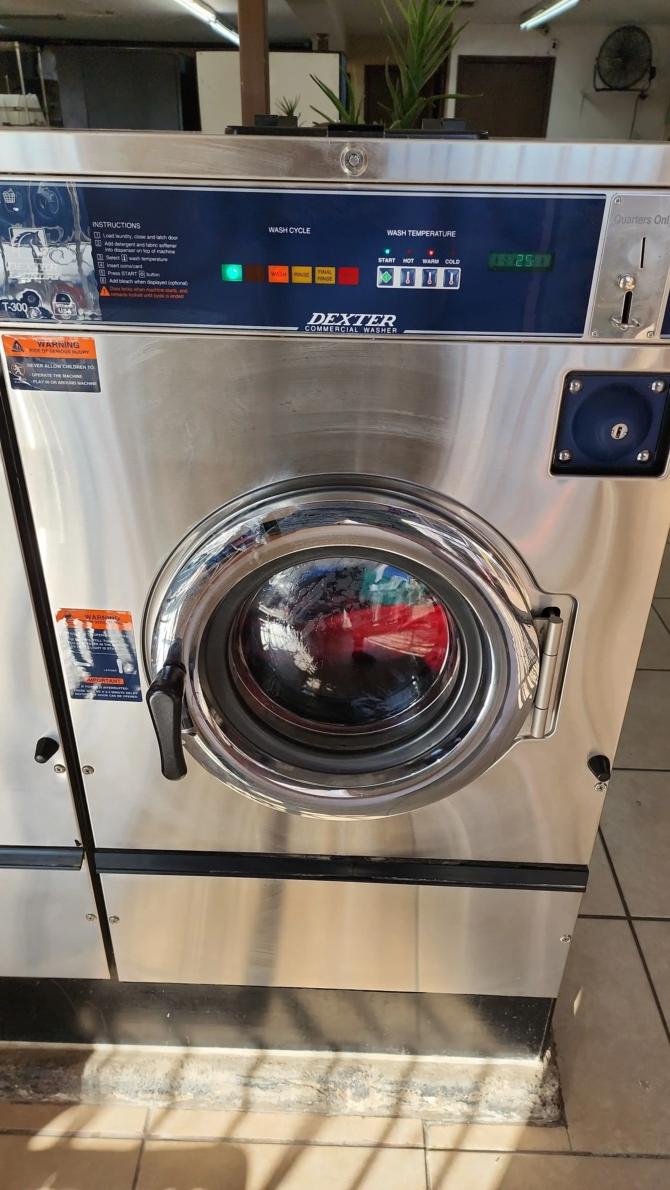 Sunshine Laredo's Laundromat thumbnail 16