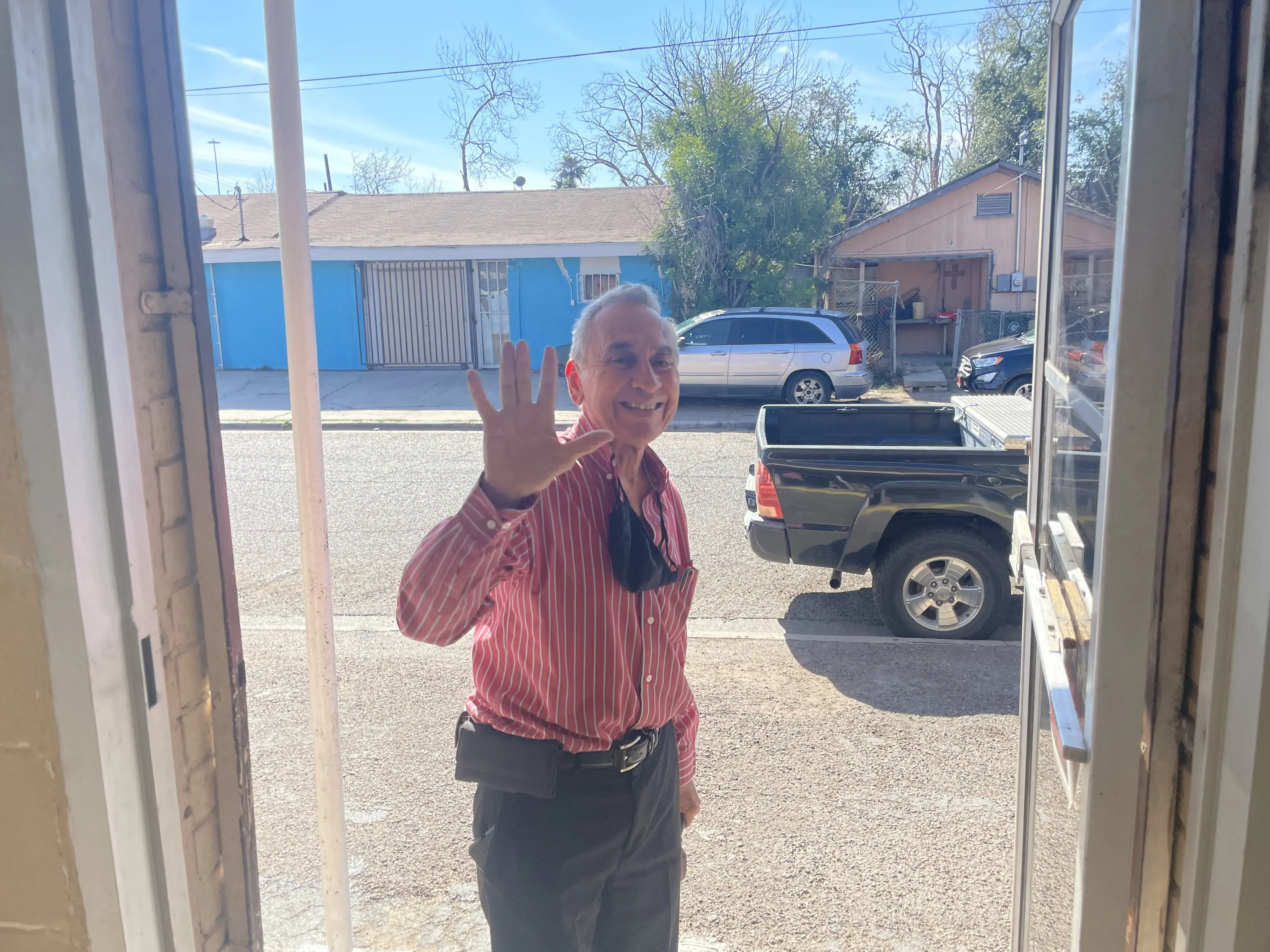 Sunshine Laredo's Laundromat - Image 3