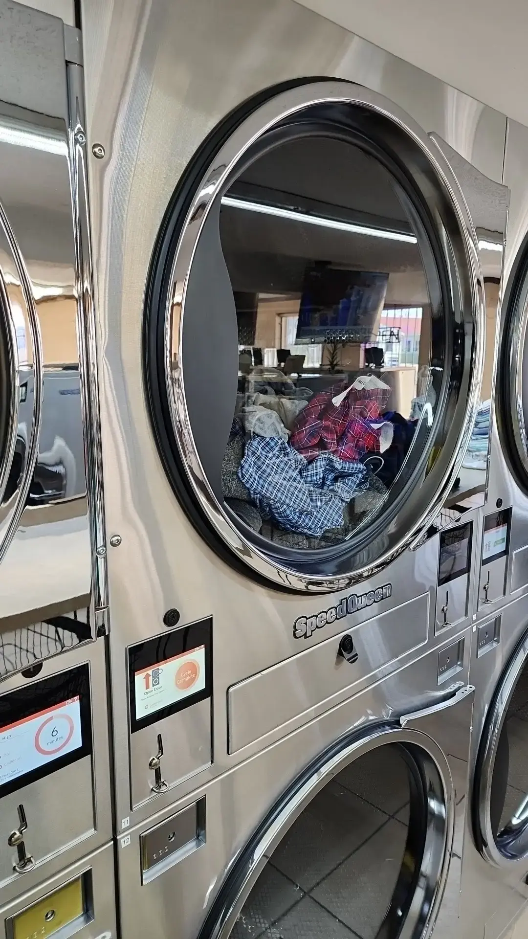 Sunshine Laredo's Laundromat thumbnail 18