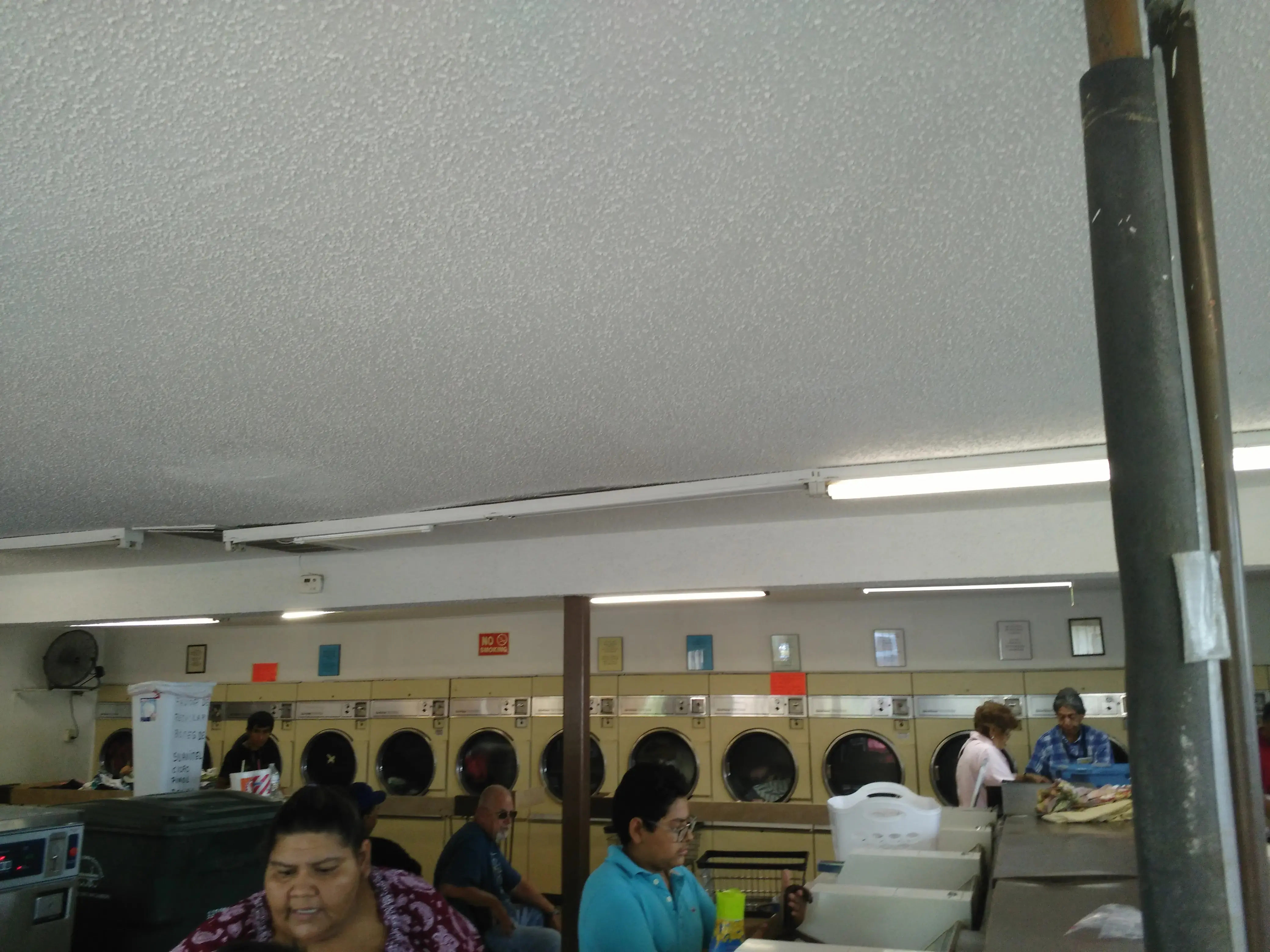 Sunshine Laredo's Laundromat thumbnail 10