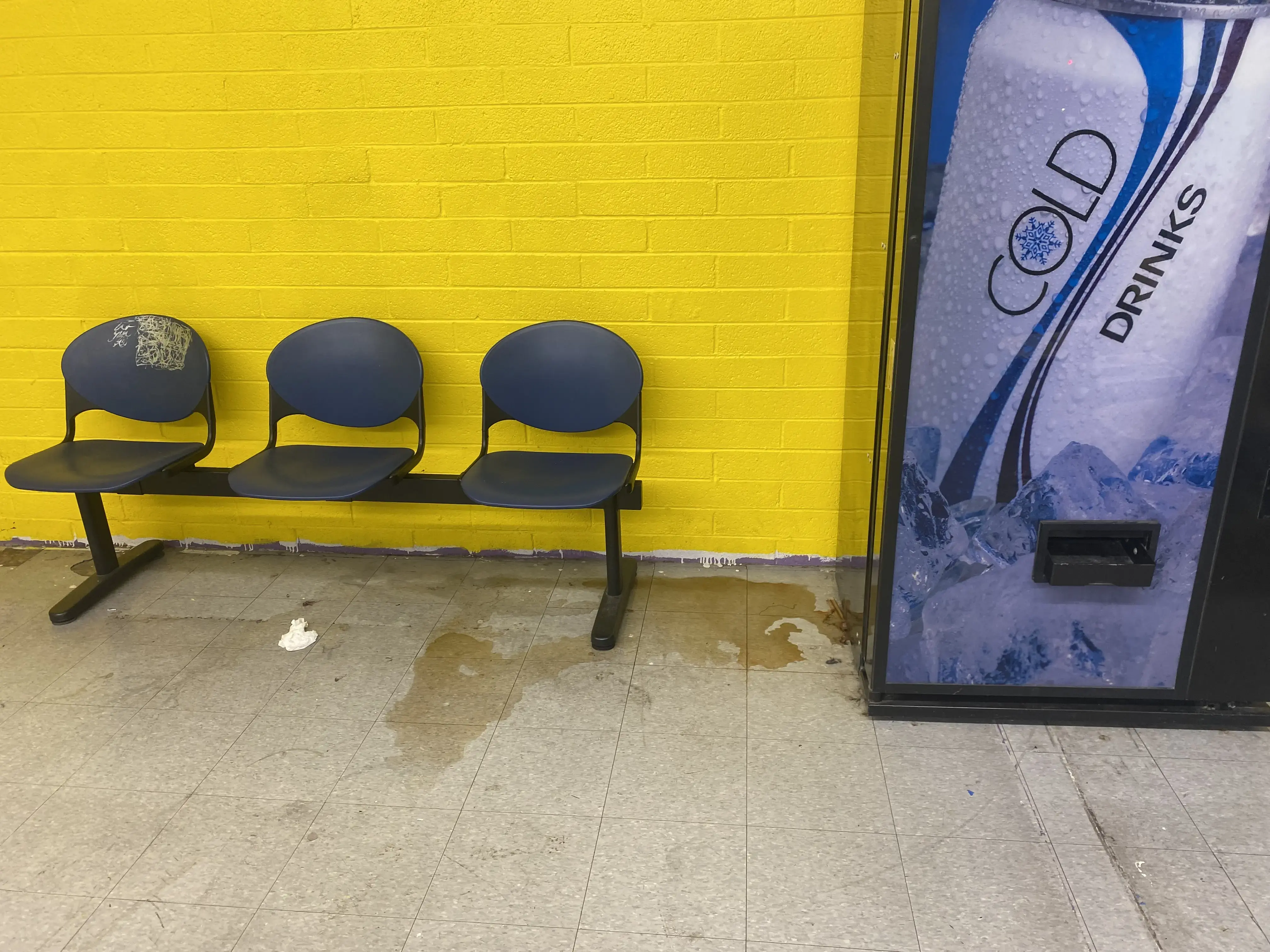 Sunshine Laundromat - Image 11