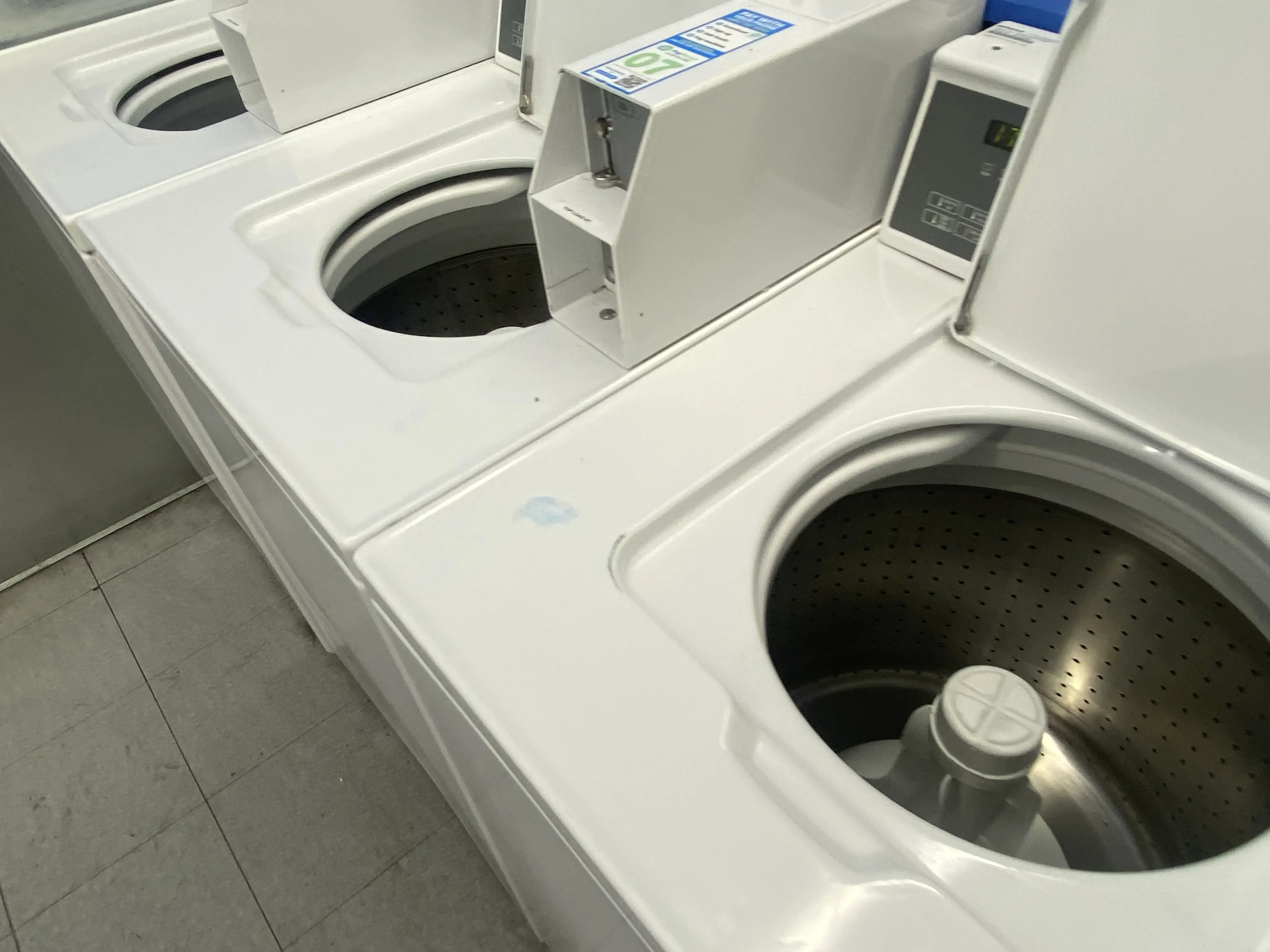 Sunshine Laundromat thumbnail 10