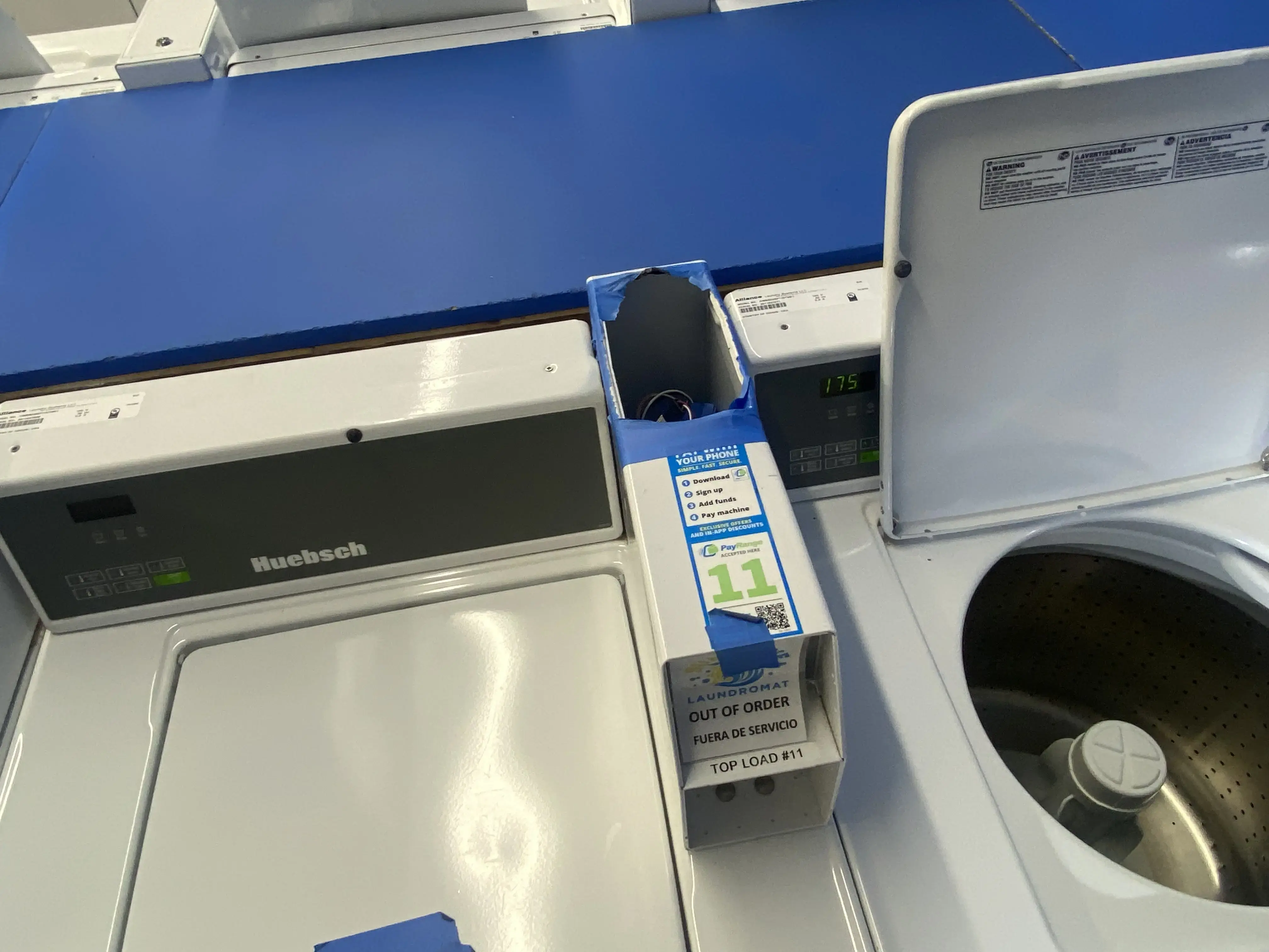 Sunshine Laundromat - Image 12