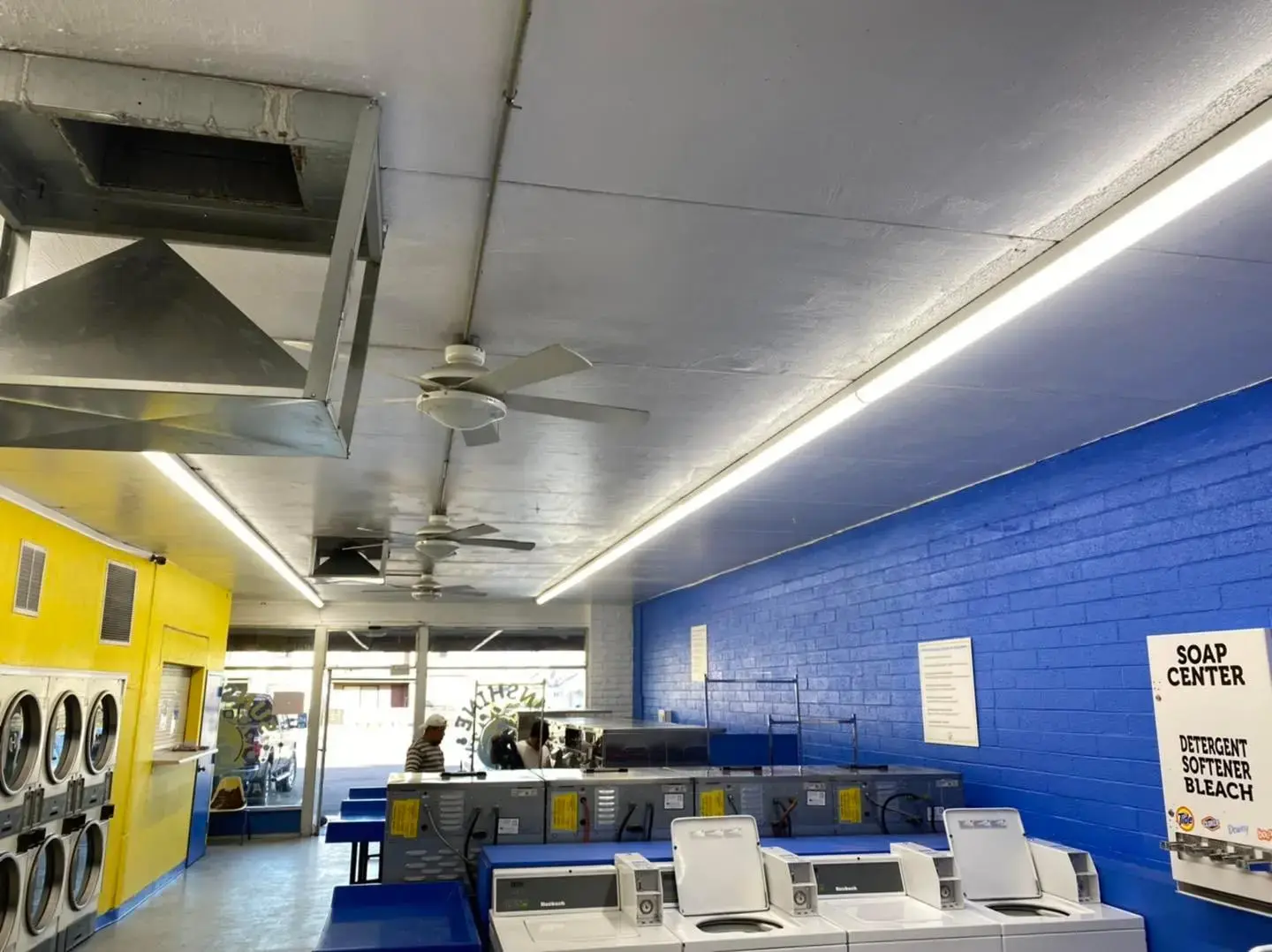 Sunshine Laundromat thumbnail 4