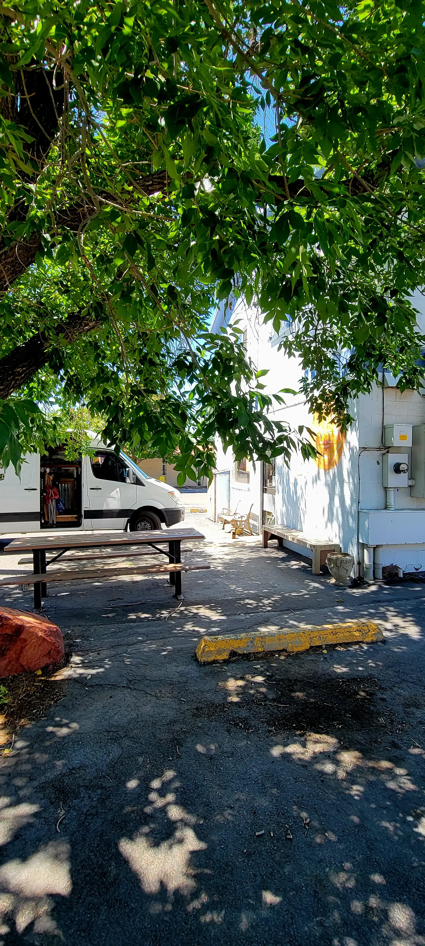 Sunshine Laundromat - Image 15