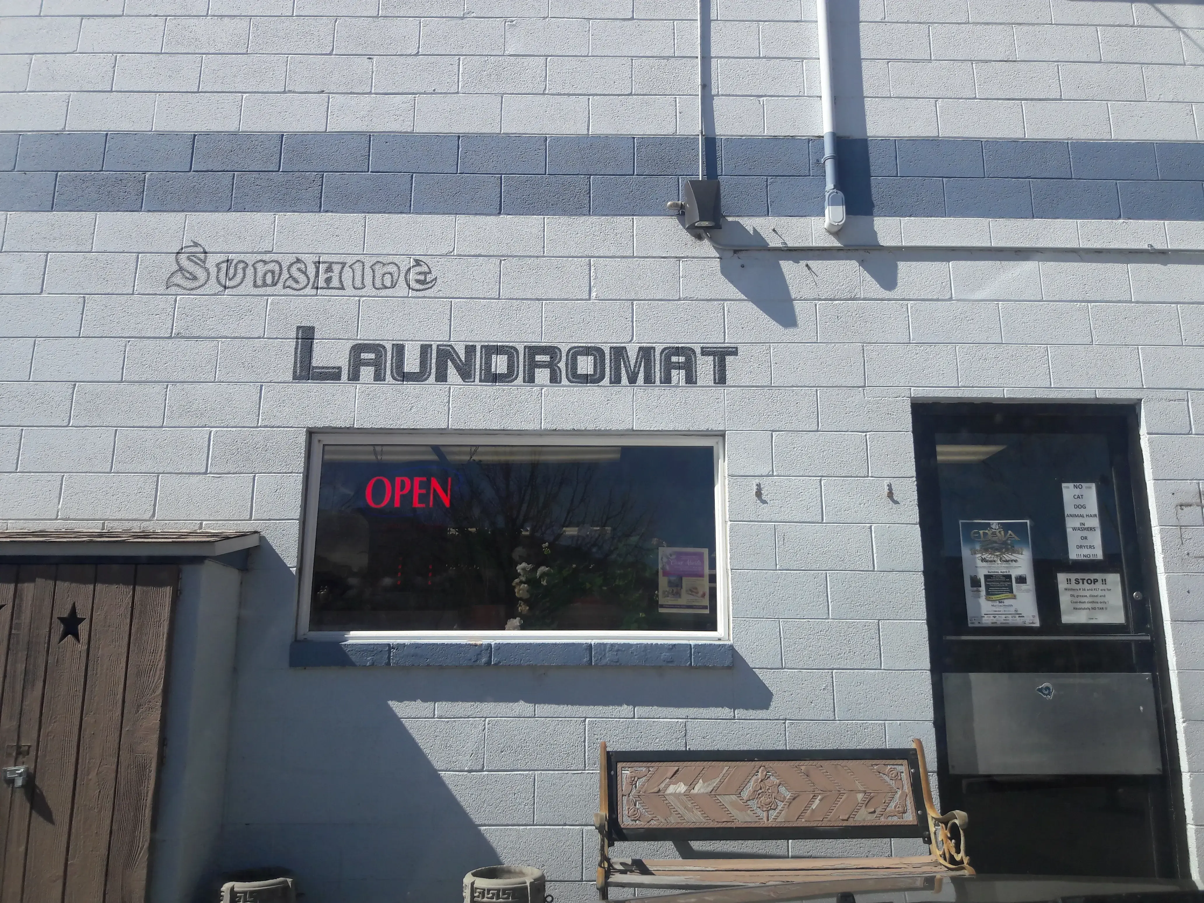 Sunshine Laundromat thumbnail 14