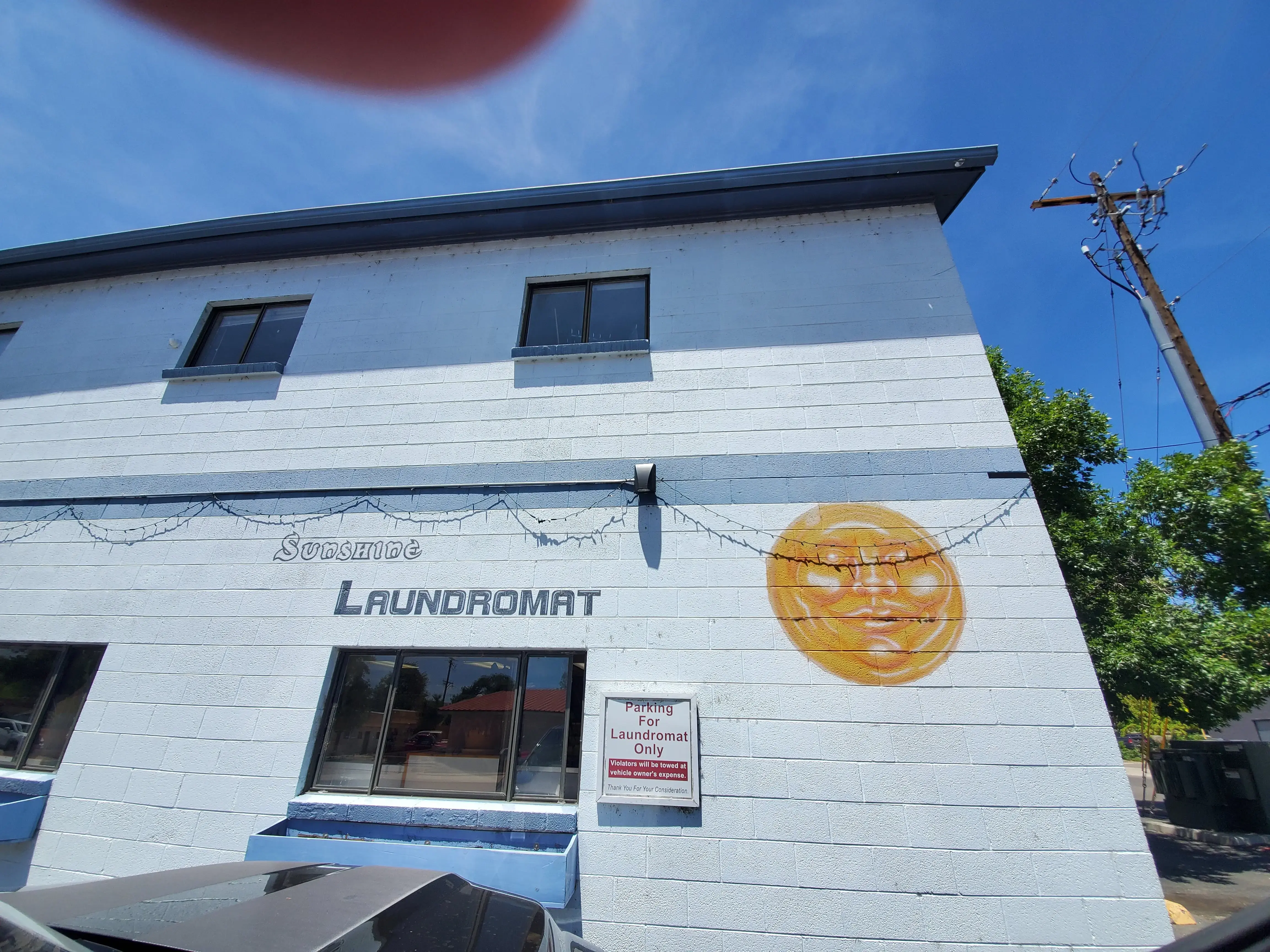 Sunshine Laundromat thumbnail 7