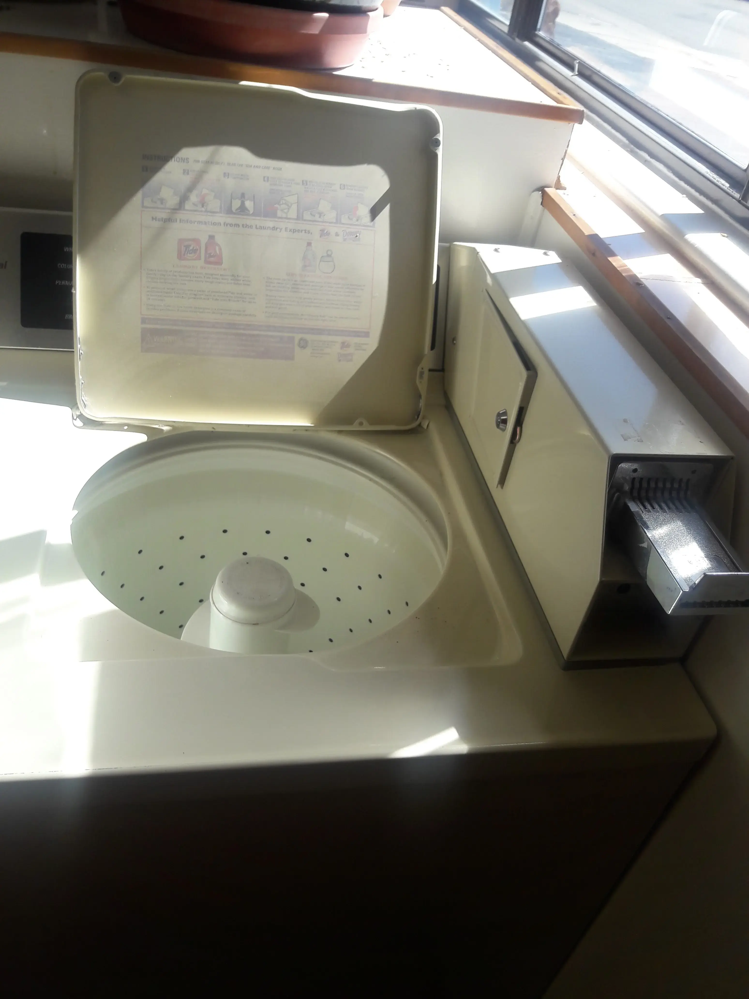 Sunshine Laundromat thumbnail 16