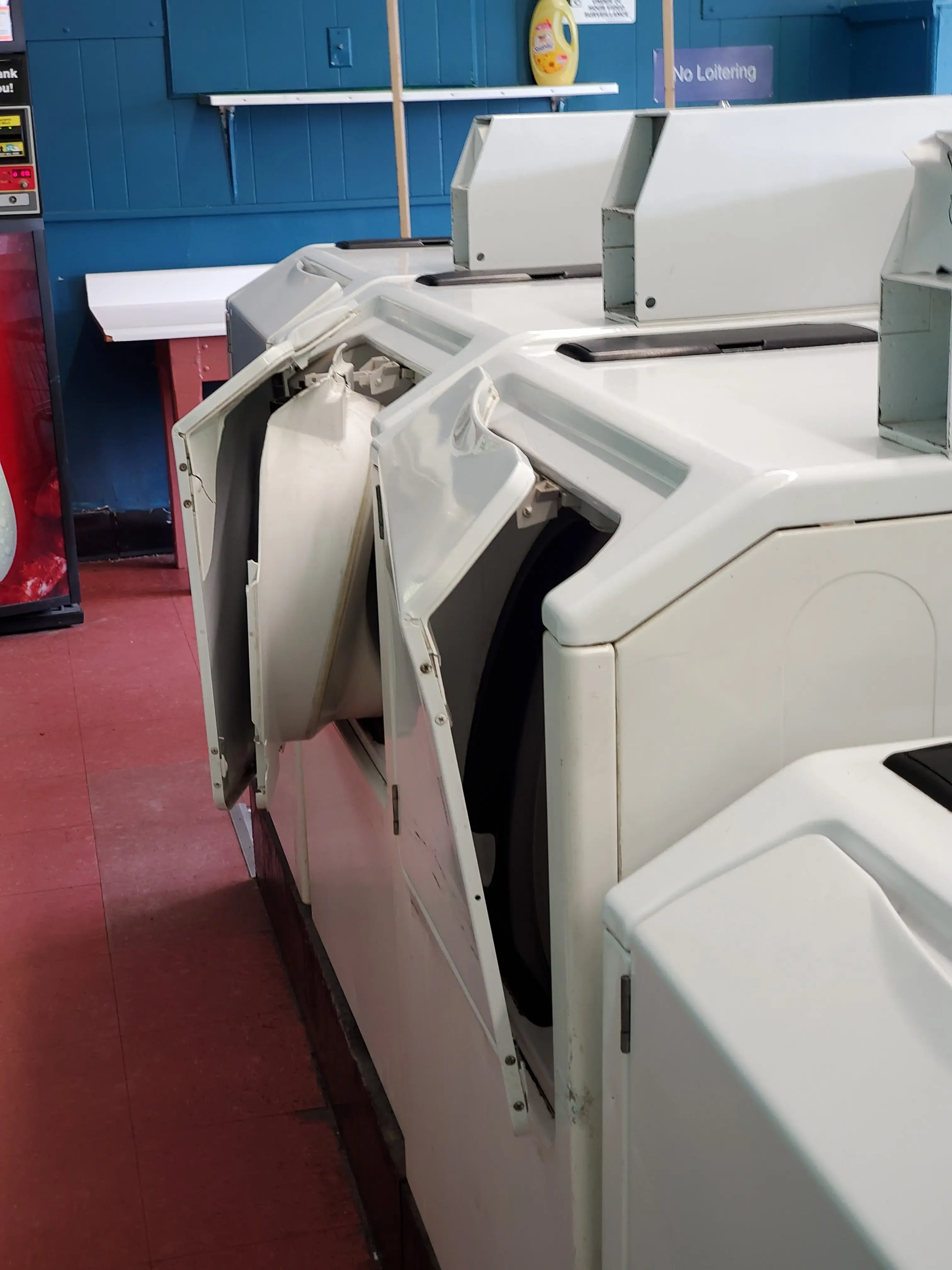 Sunshine Laundromat - Image 6