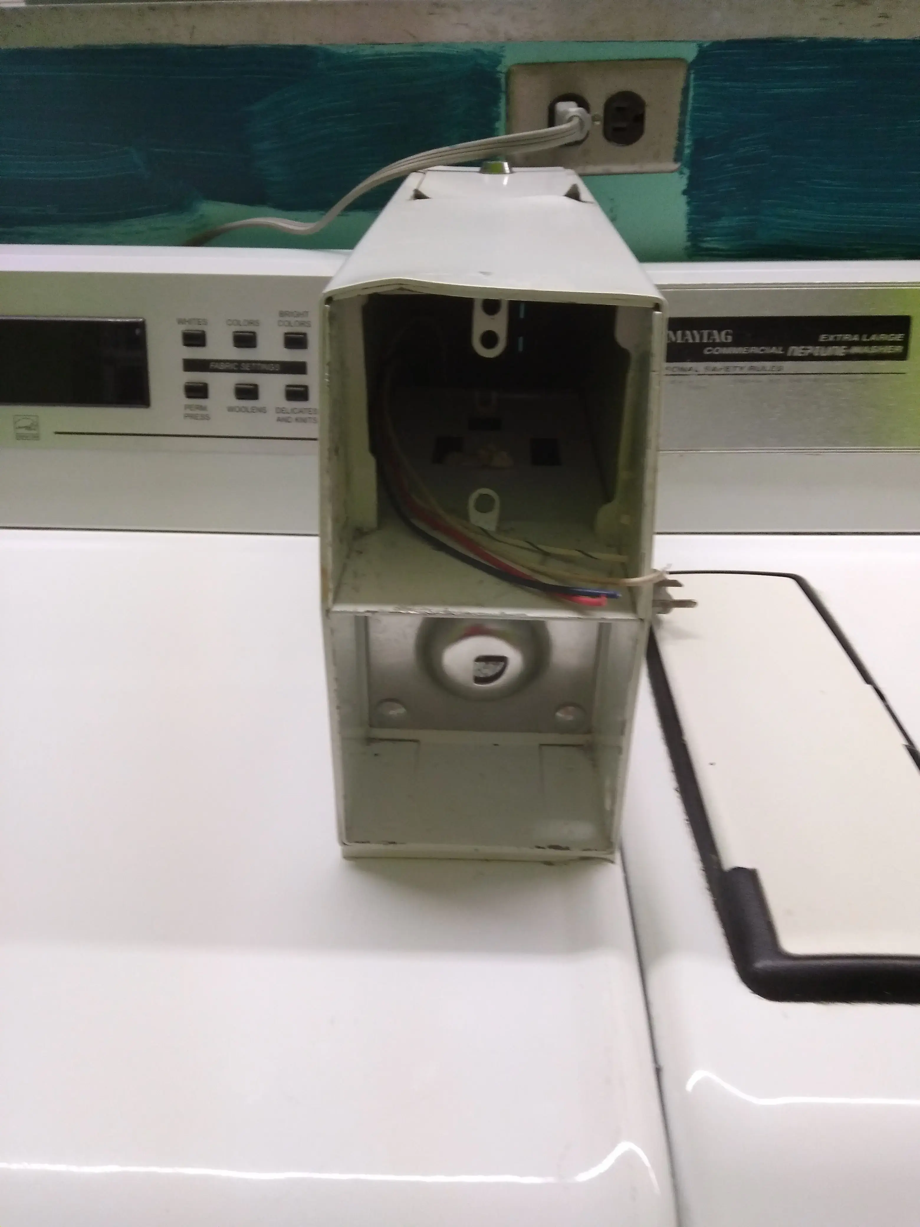 Sunshine Laundromat - Image 18