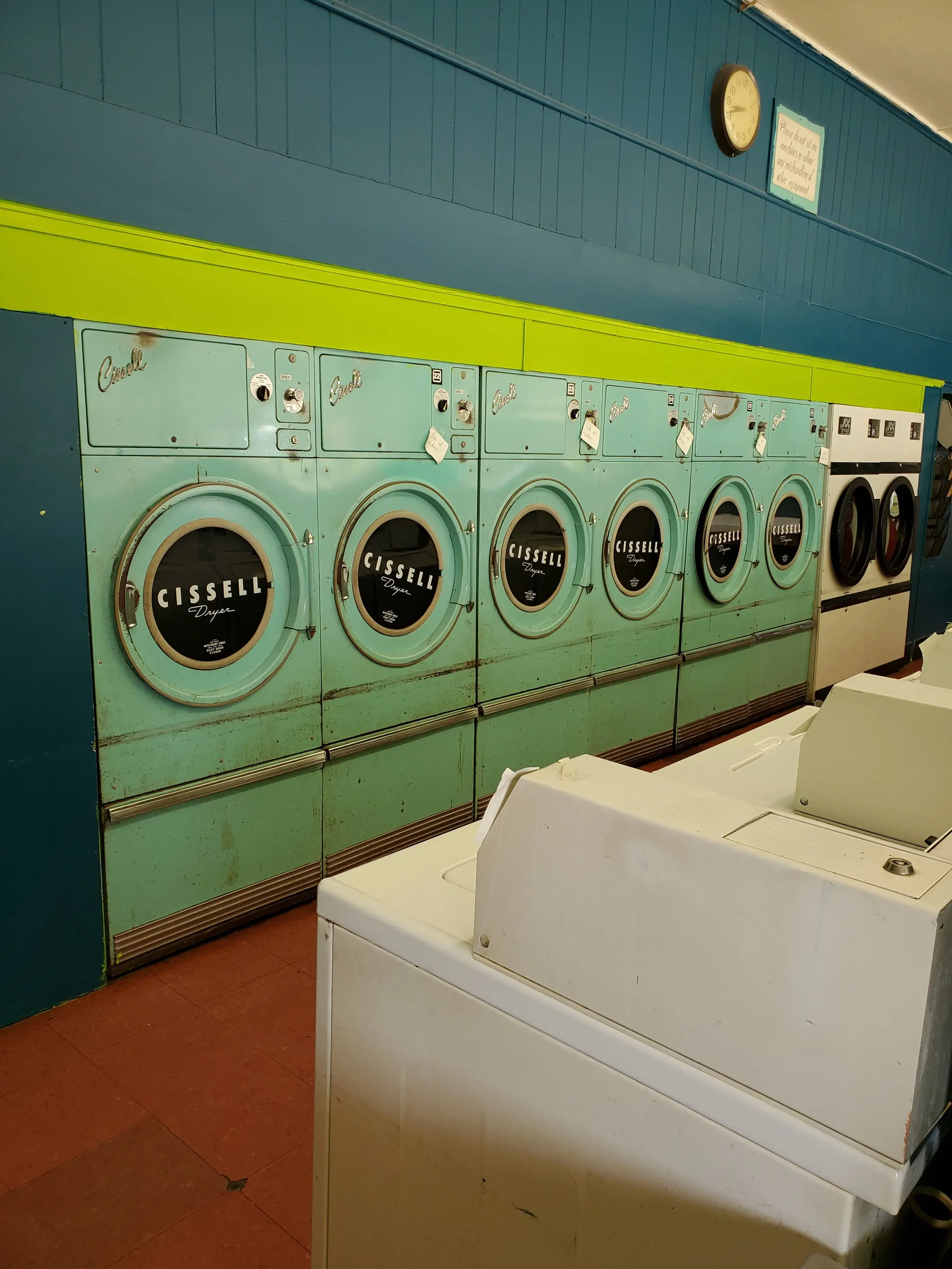 Sunshine Laundromat - Image 2