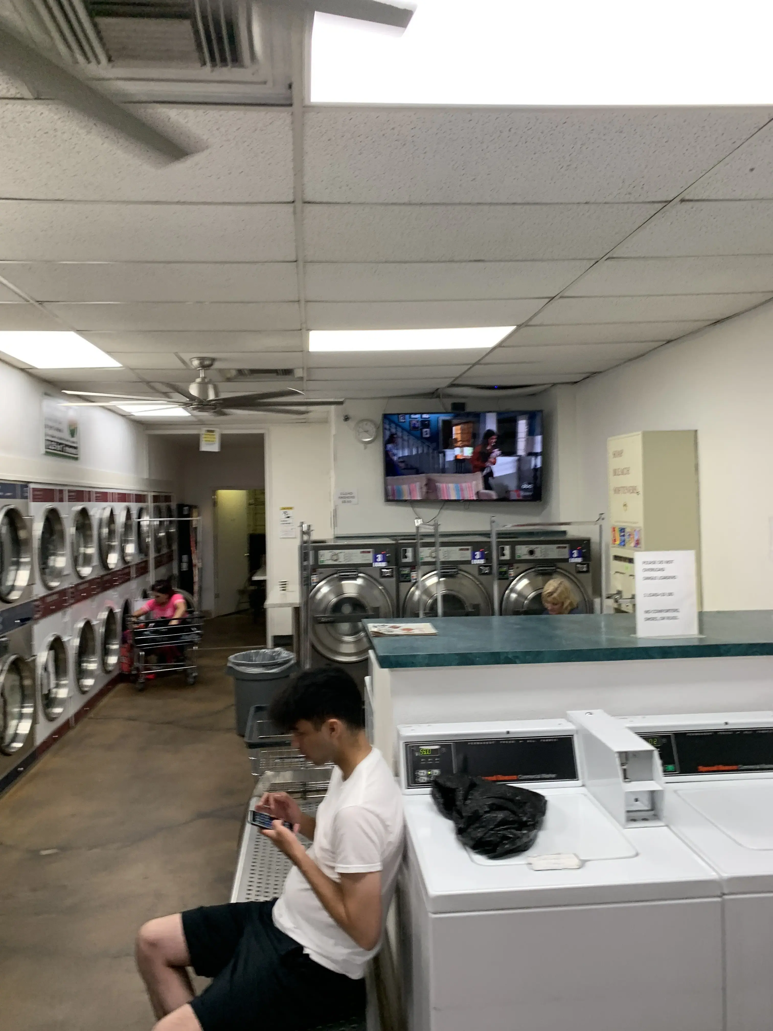Sunshine Laundry - Image 12