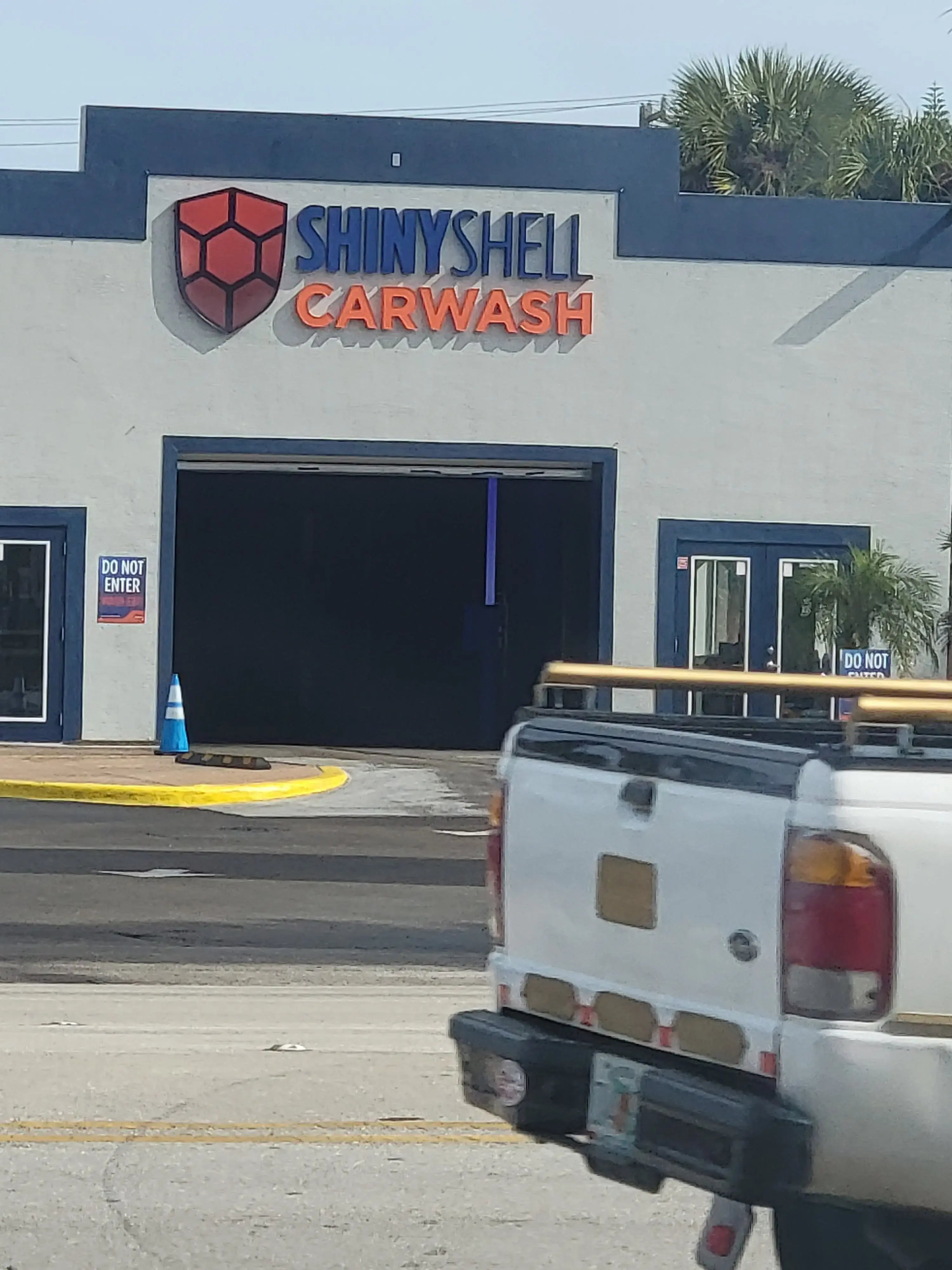Sunshine Laundry Center - Image 17