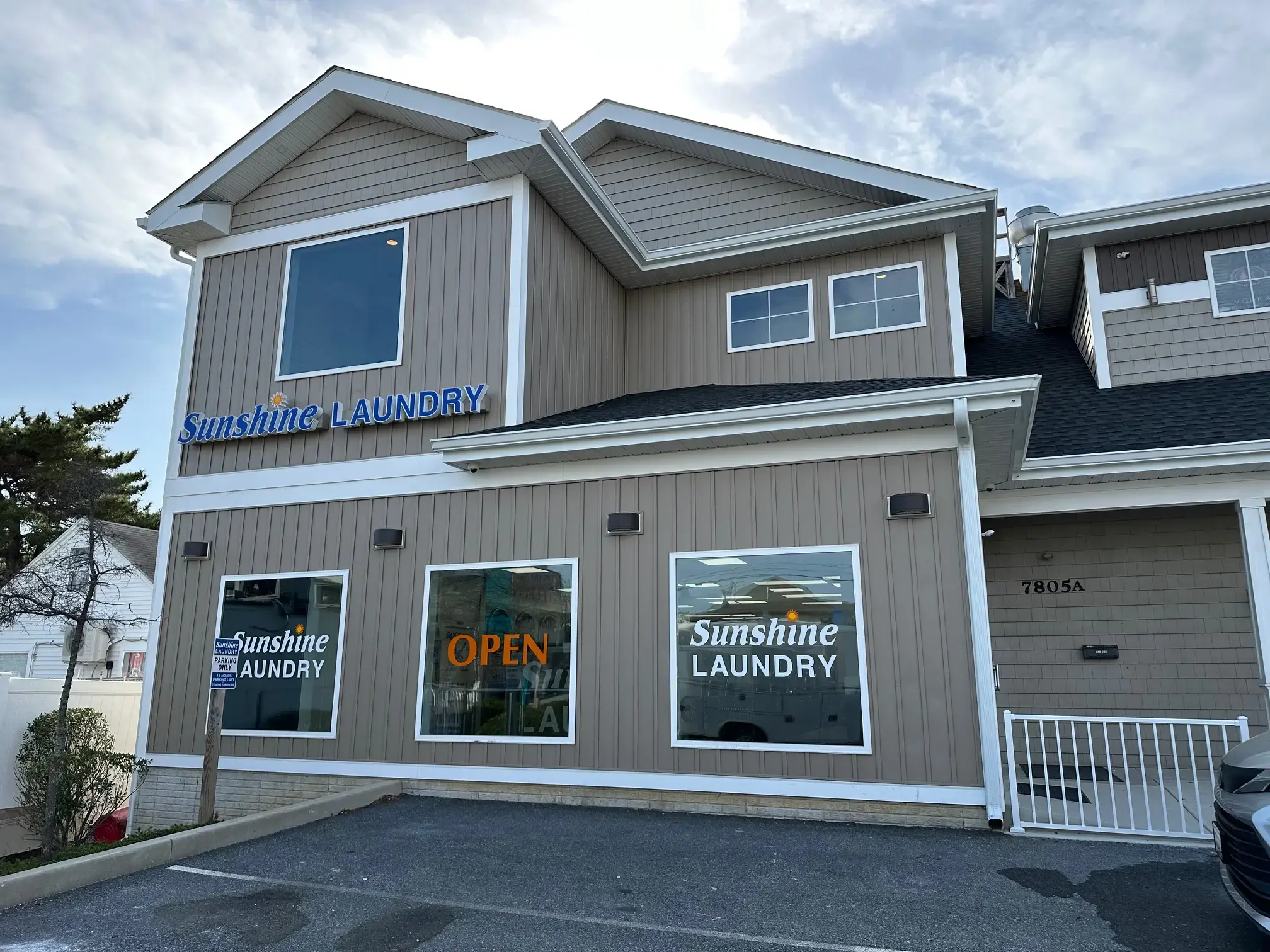 Sunshine Laundry thumbnail 2