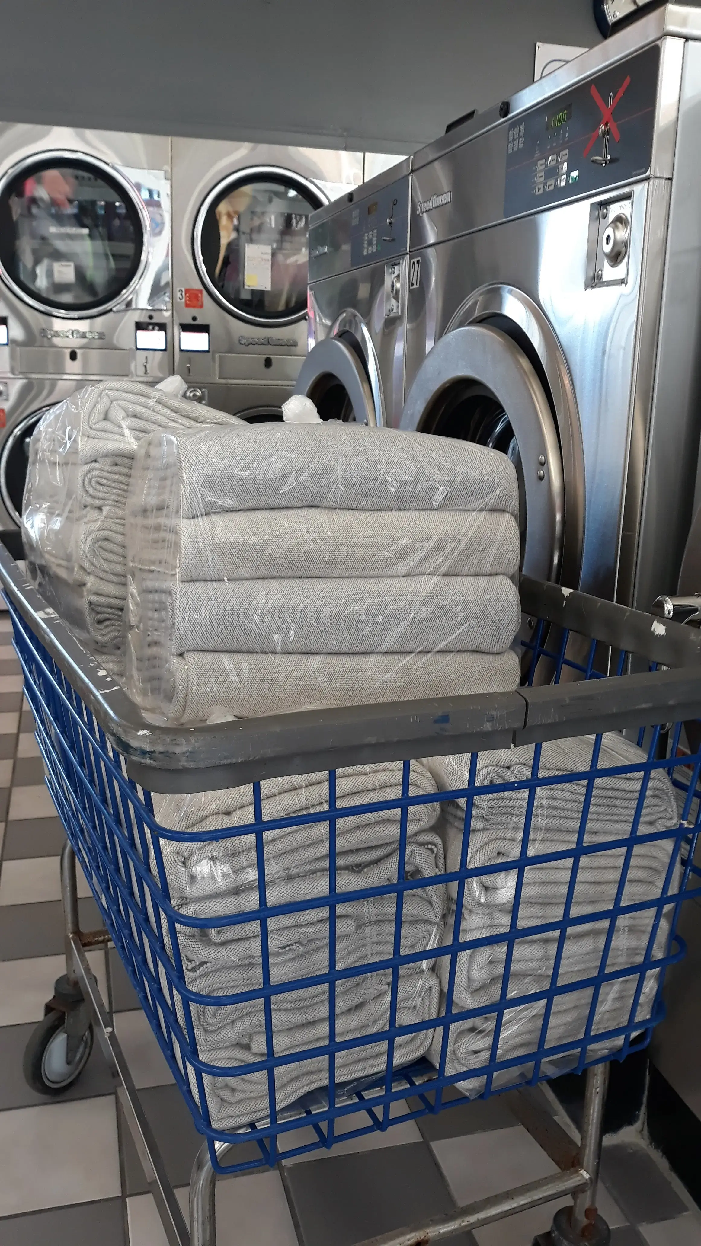 Sunshine Laundry Sausalito thumbnail 5