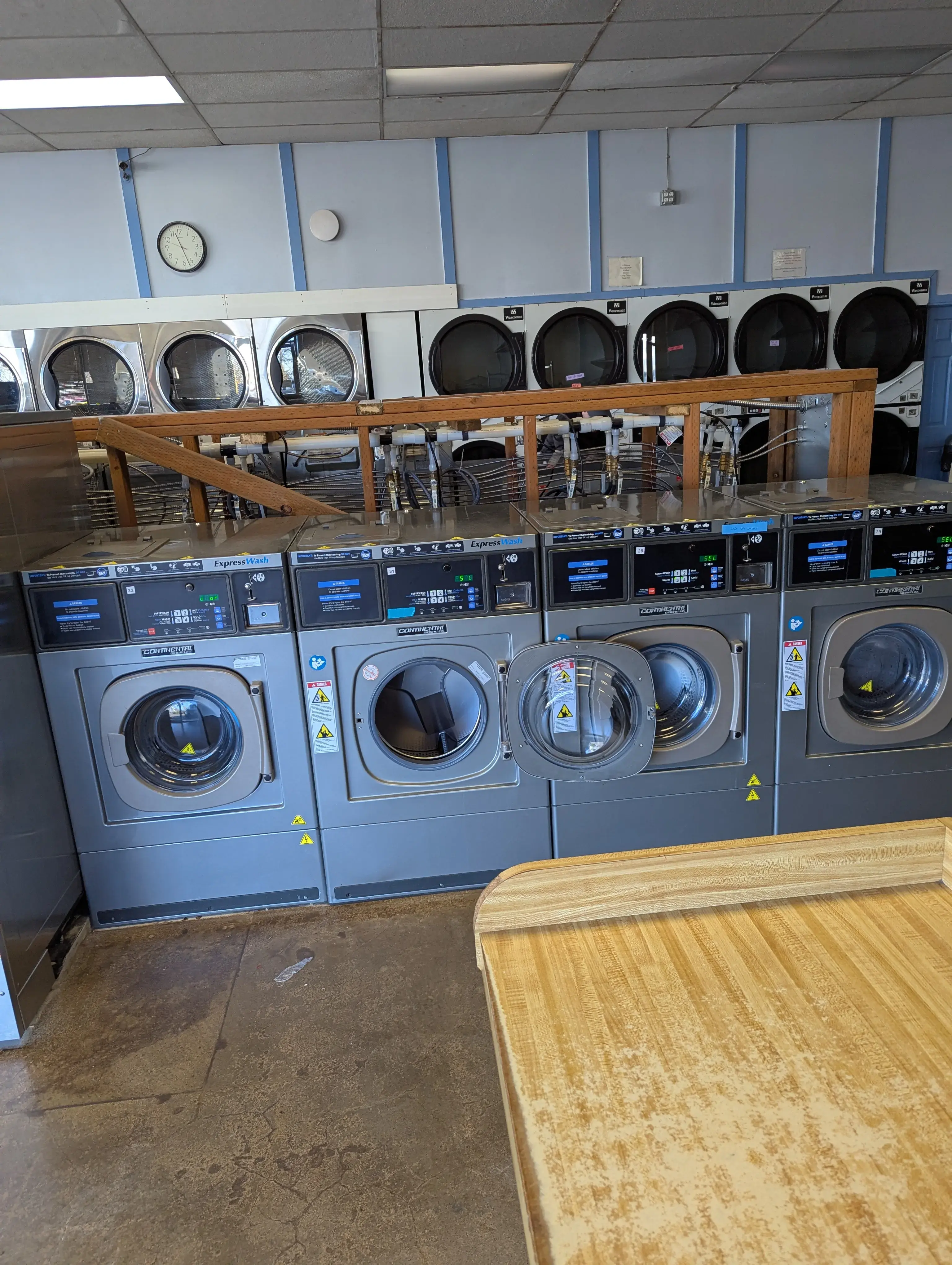Sunshine on Glisan Coin Laundry & Cleaners location