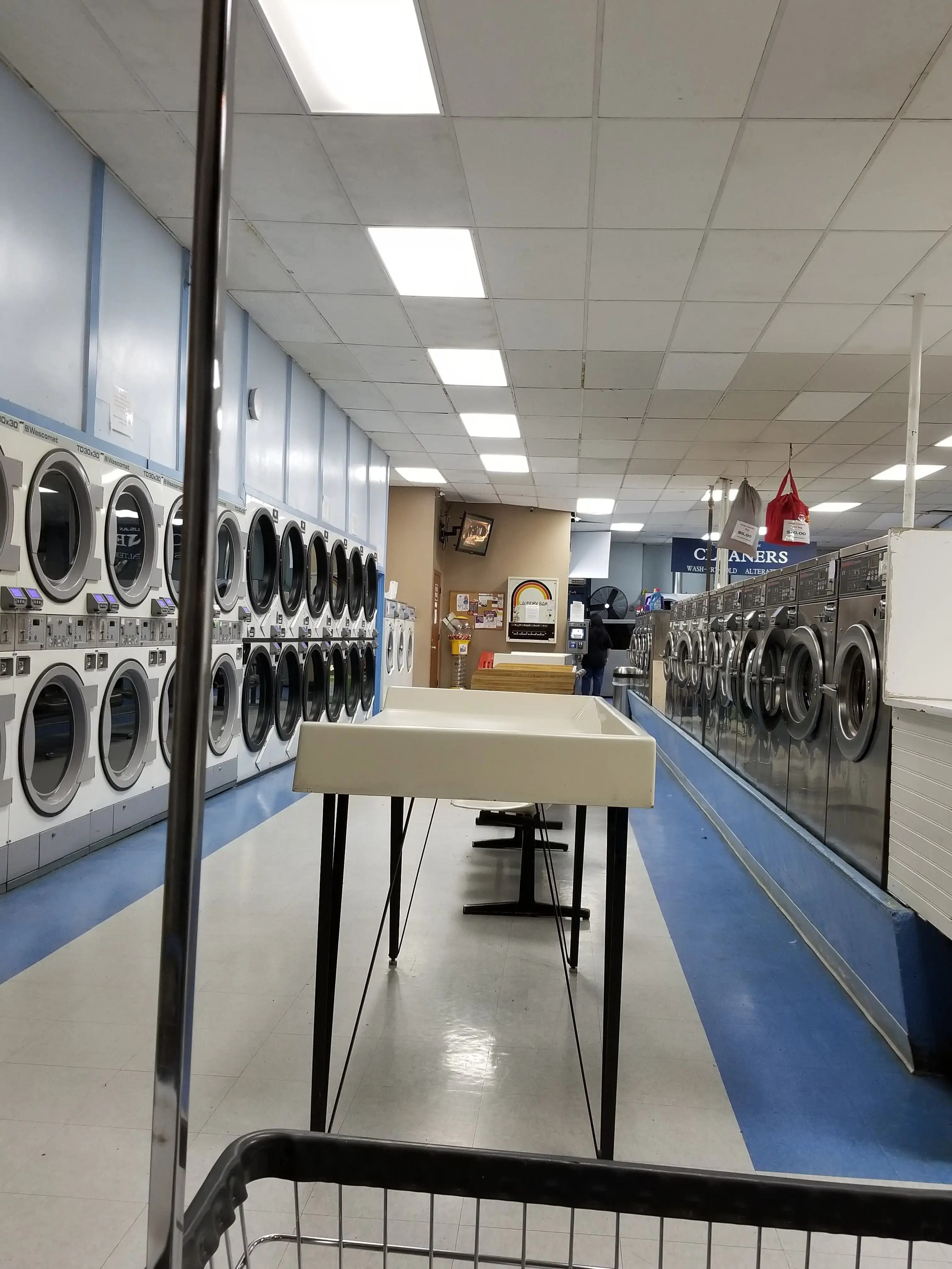 Sunshine on Glisan Coin Laundry & Cleaners thumbnail 6