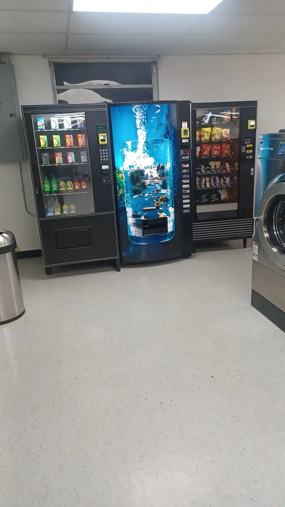 Sunshine Suds Laundromat thumbnail 17