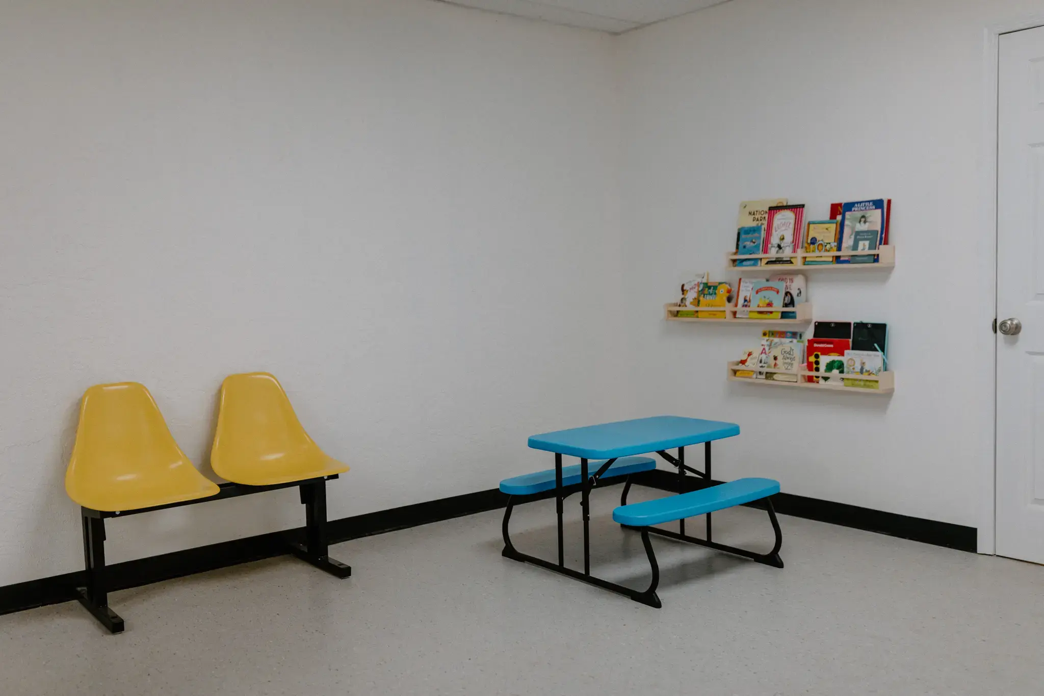 Sunshine Suds Laundromat thumbnail 3