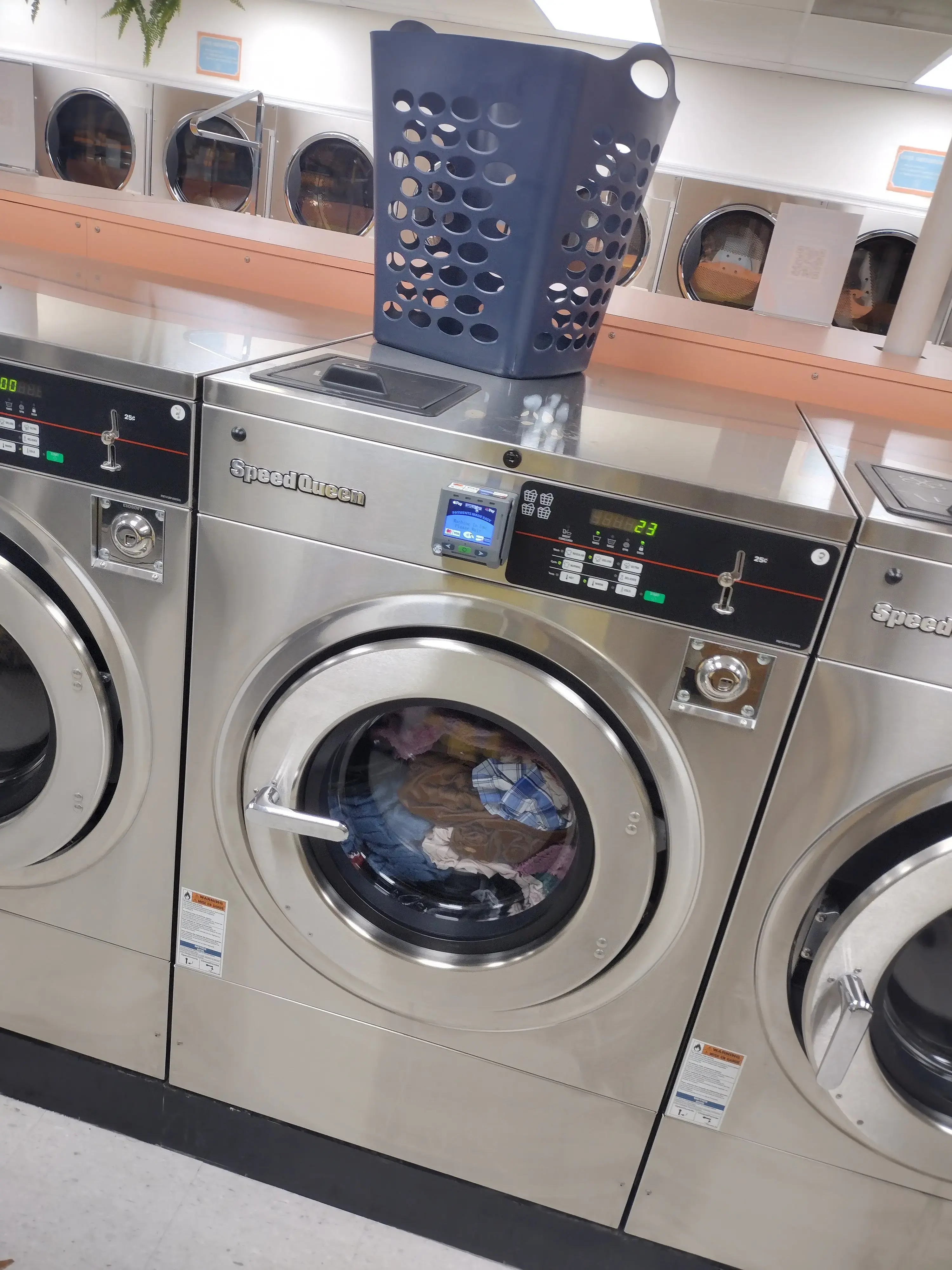 Sunshine Suds Laundromat - Image 11