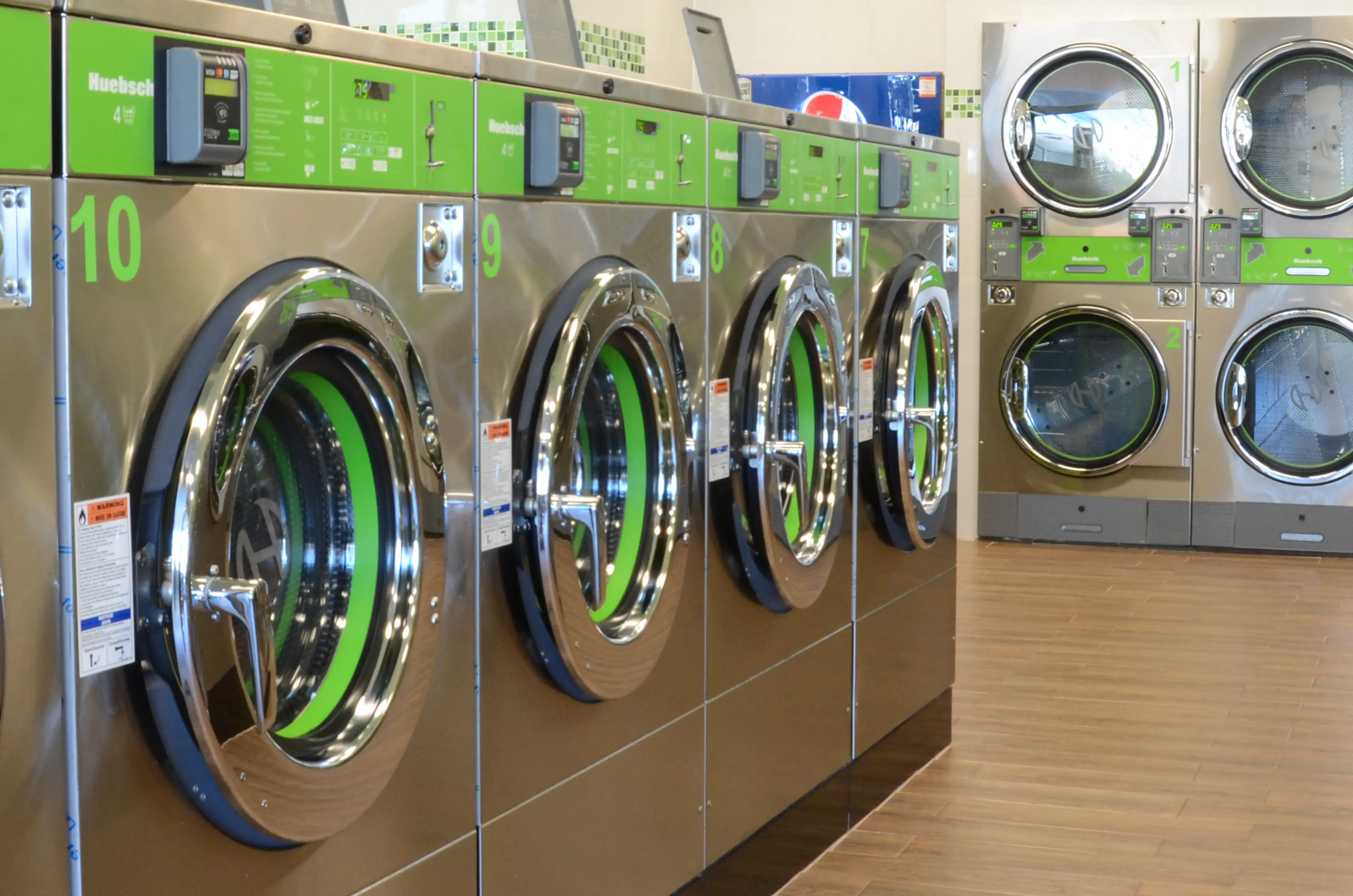 Super Bubbles Laundromat - Image 19