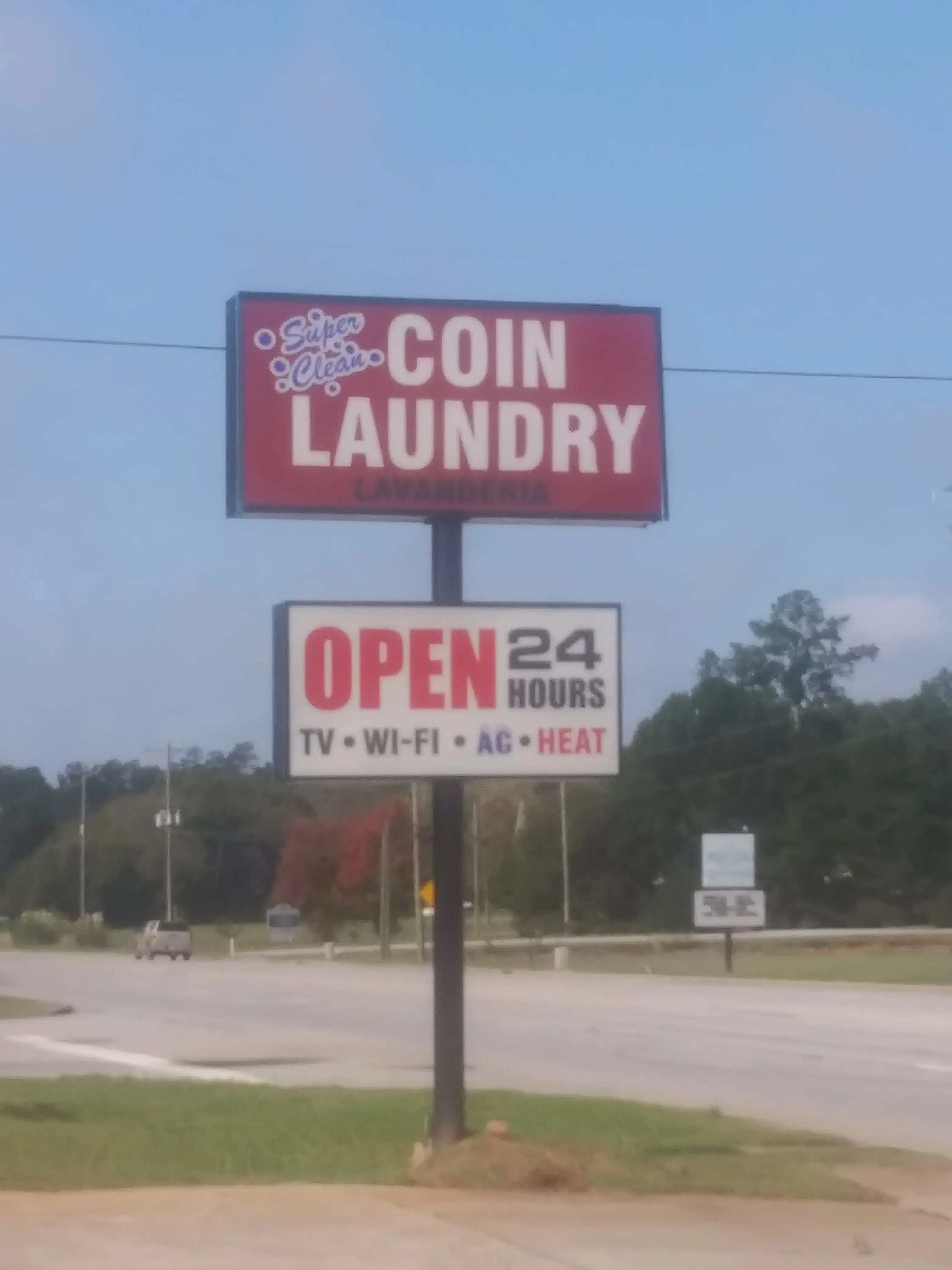 Super clean coin laundry thumbnail 17
