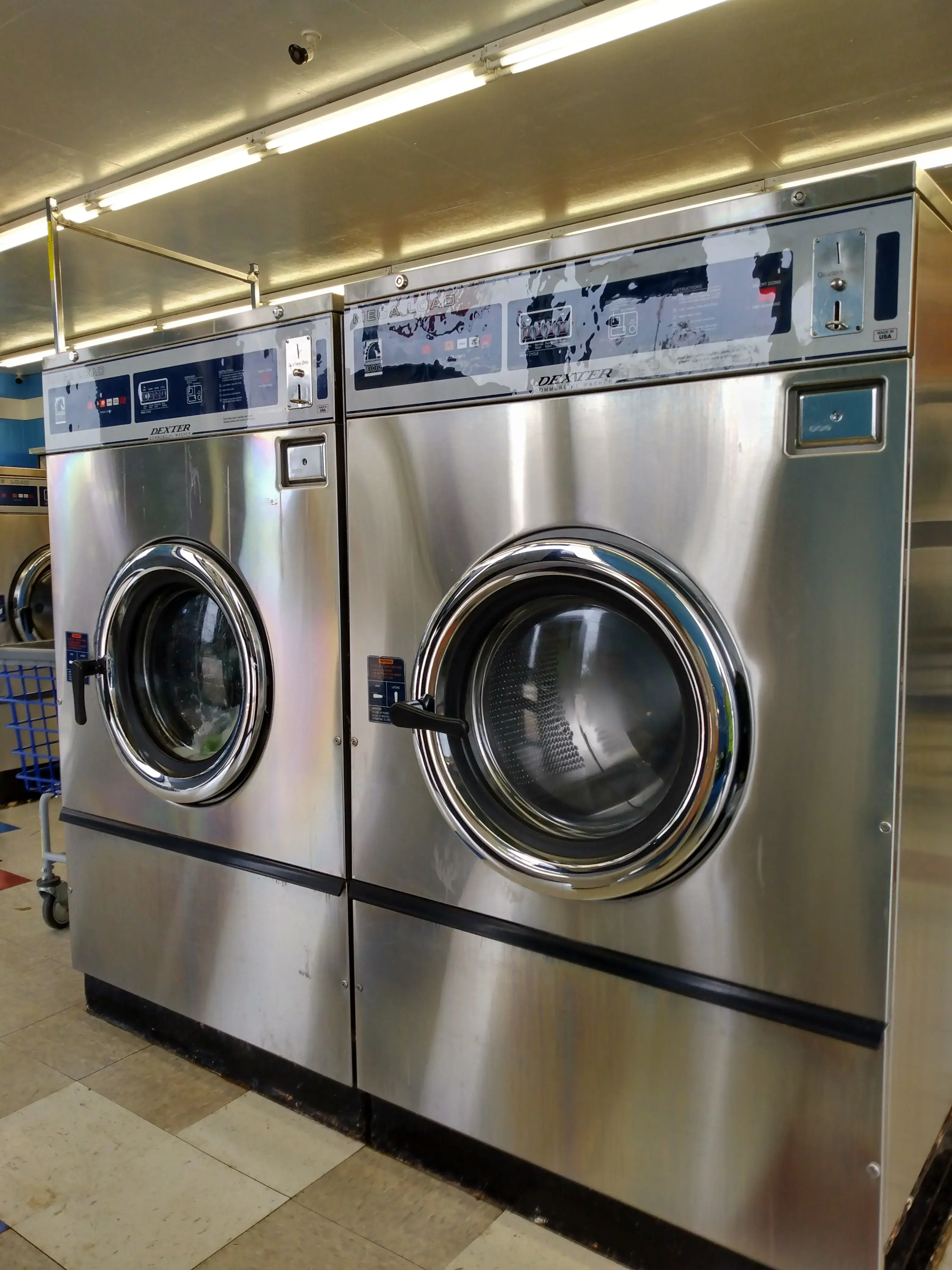 Super clean coin laundry thumbnail 19