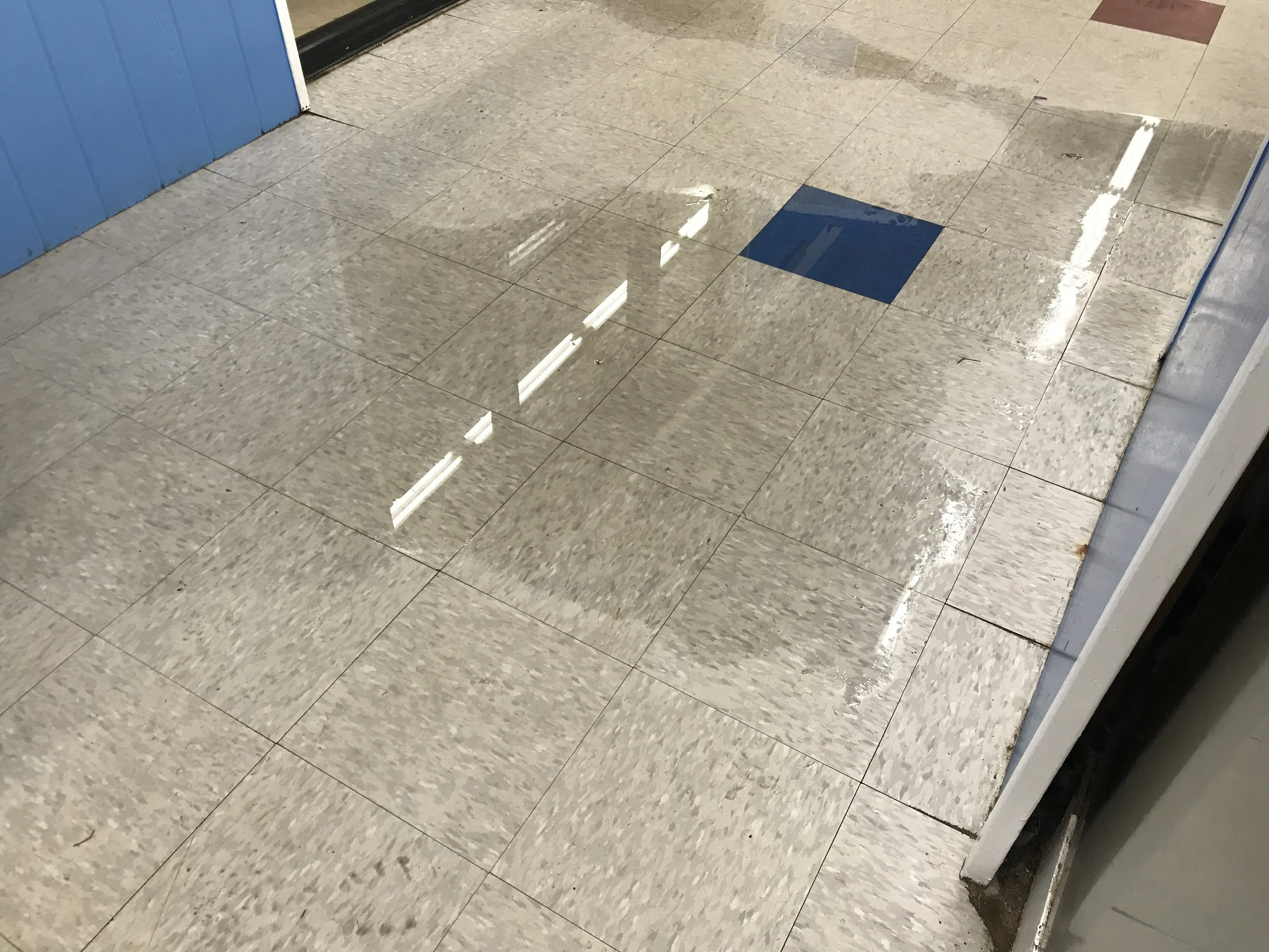 Super clean coin laundry - Image 13