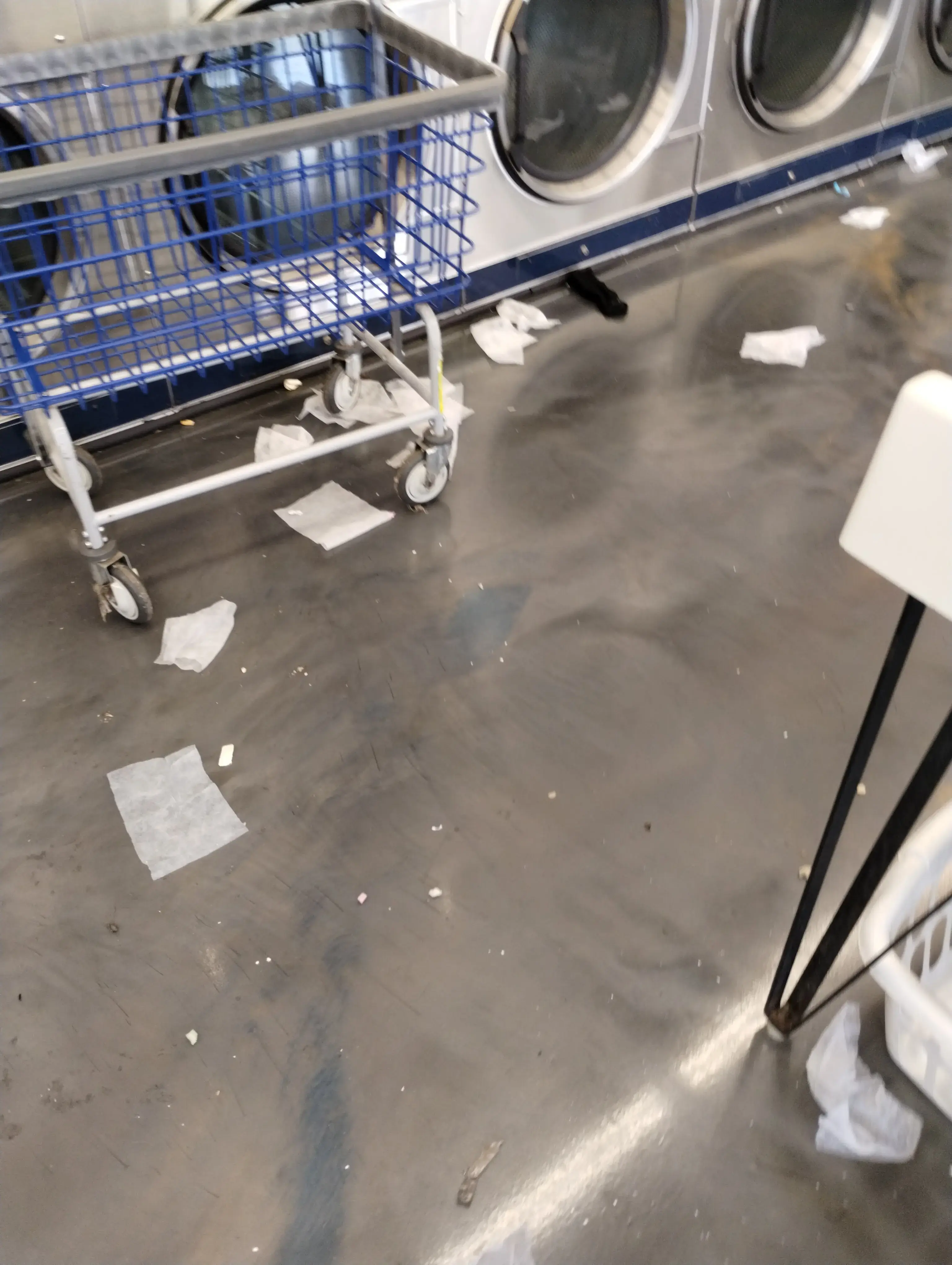 Super clean coin laundry - Image 6