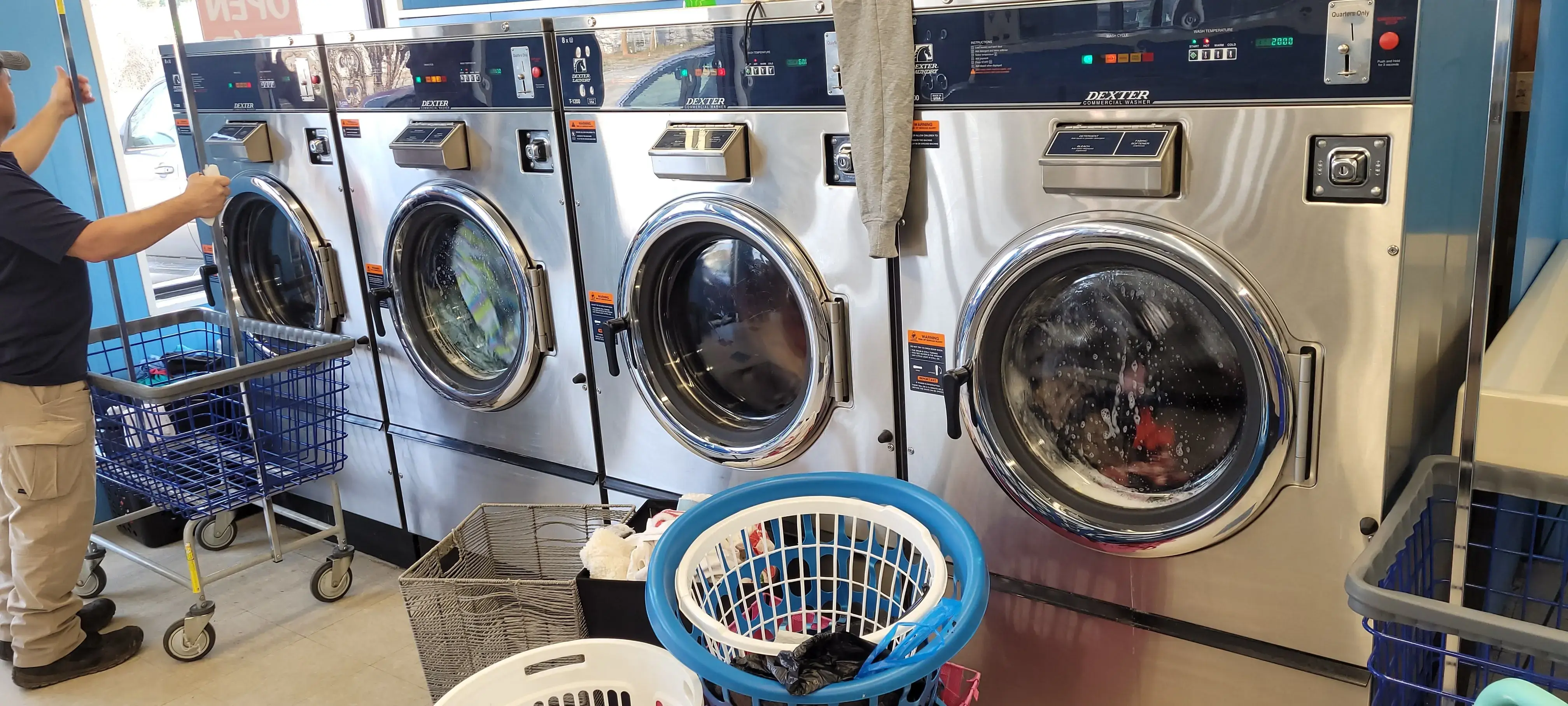 Super clean coin laundry - Image 20