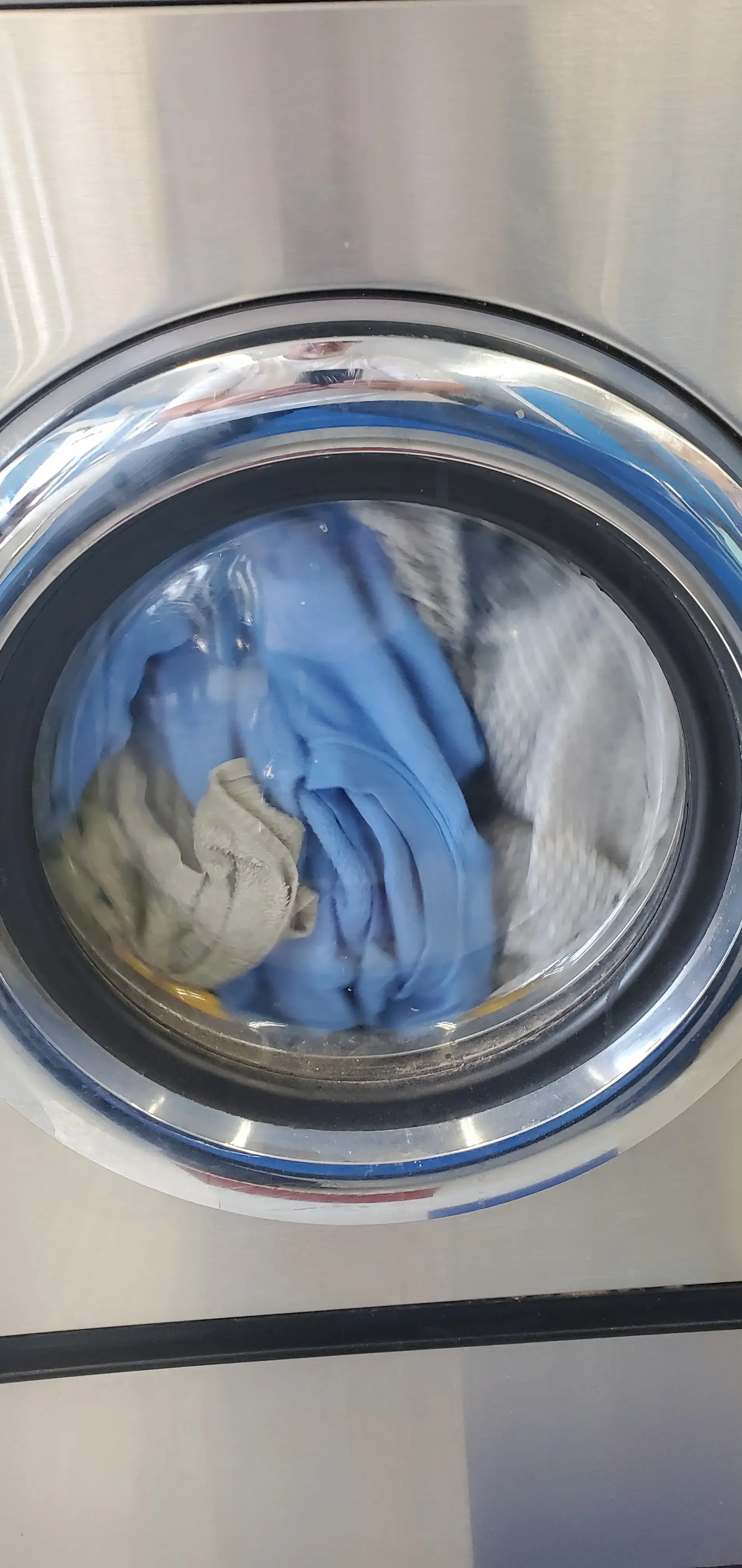 Super clean coin laundry thumbnail 12