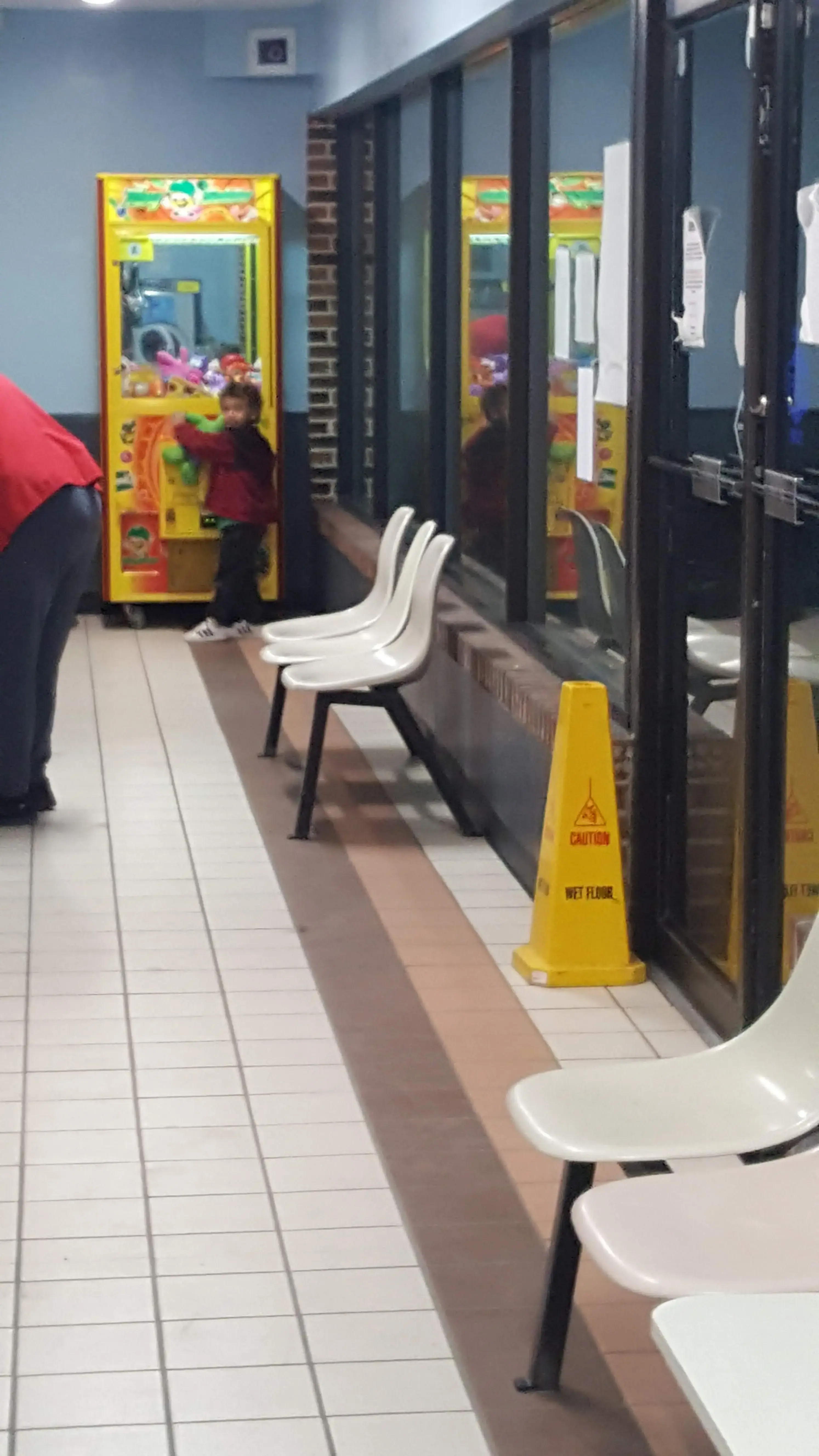 Super Clean Coin Laundry - Image 7
