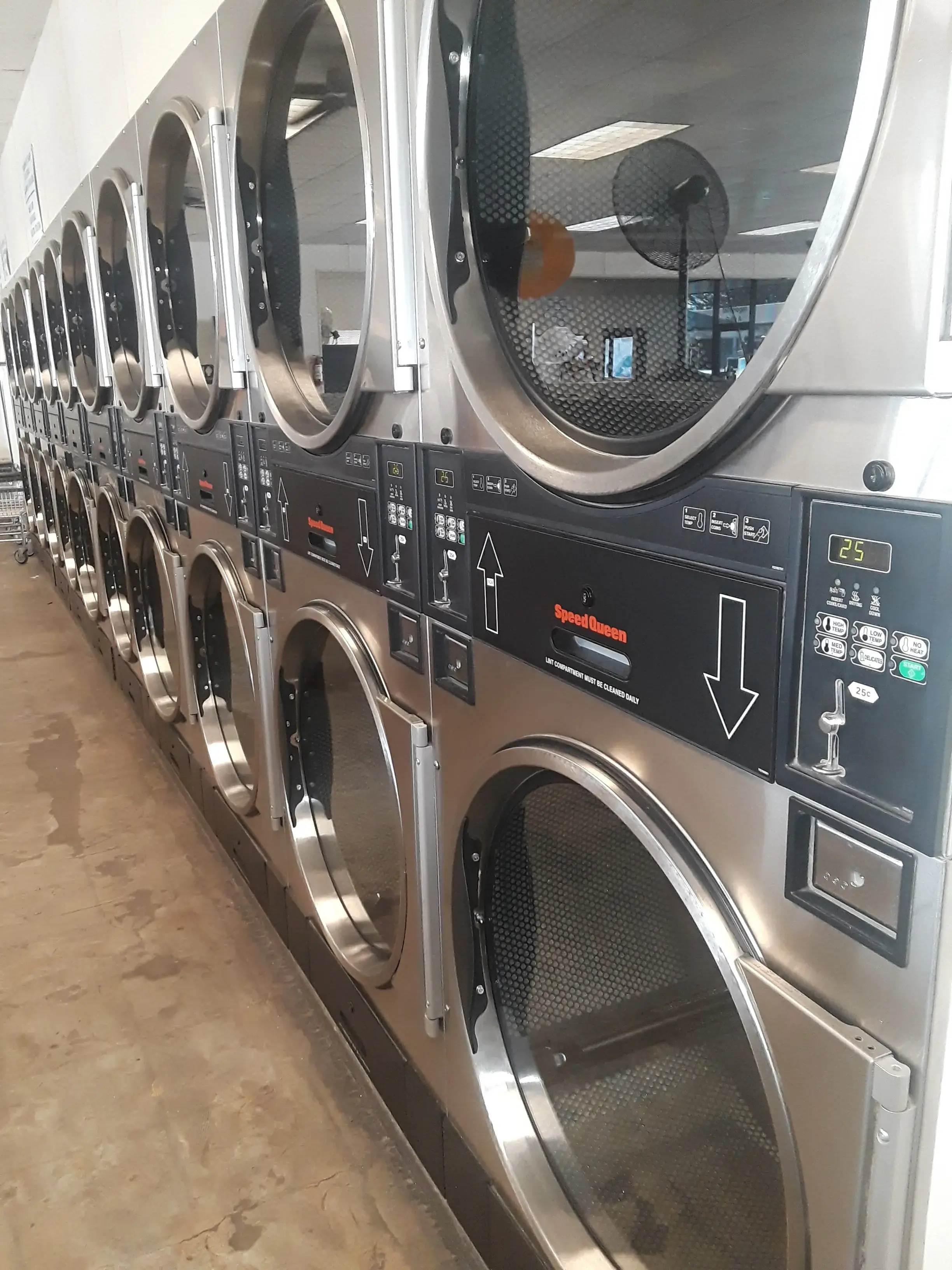 Super Clean Coin Laundry thumbnail 10