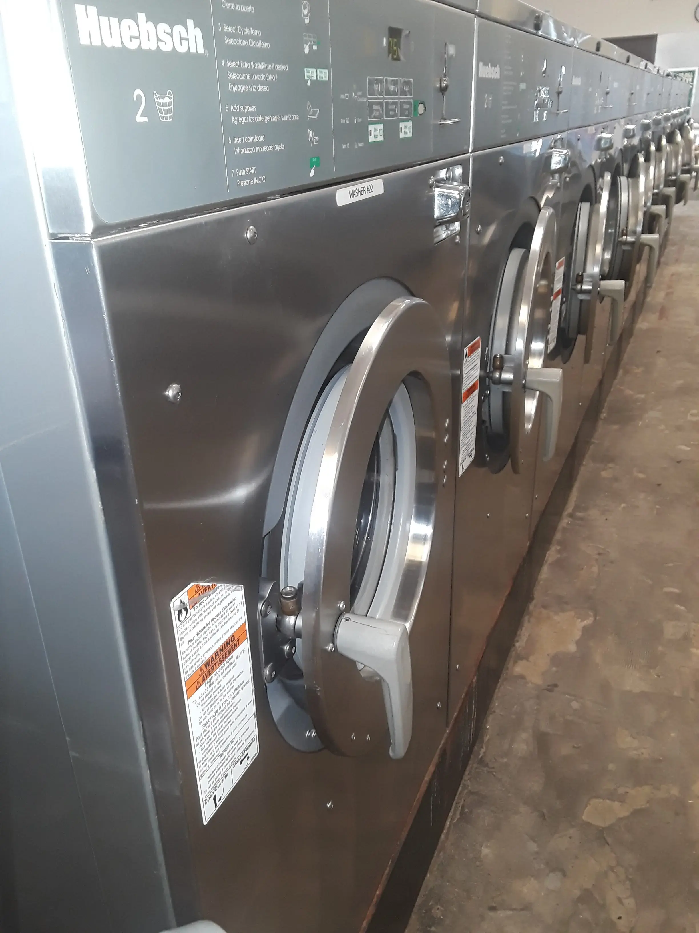 Super Clean Coin Laundry - Image 4
