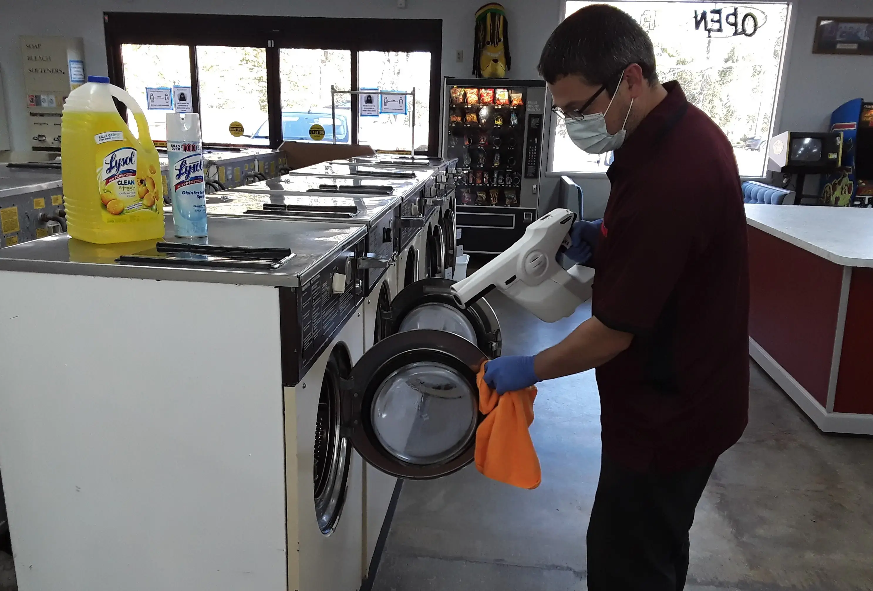 Super Clean Coin-Op Laundry - Image 10