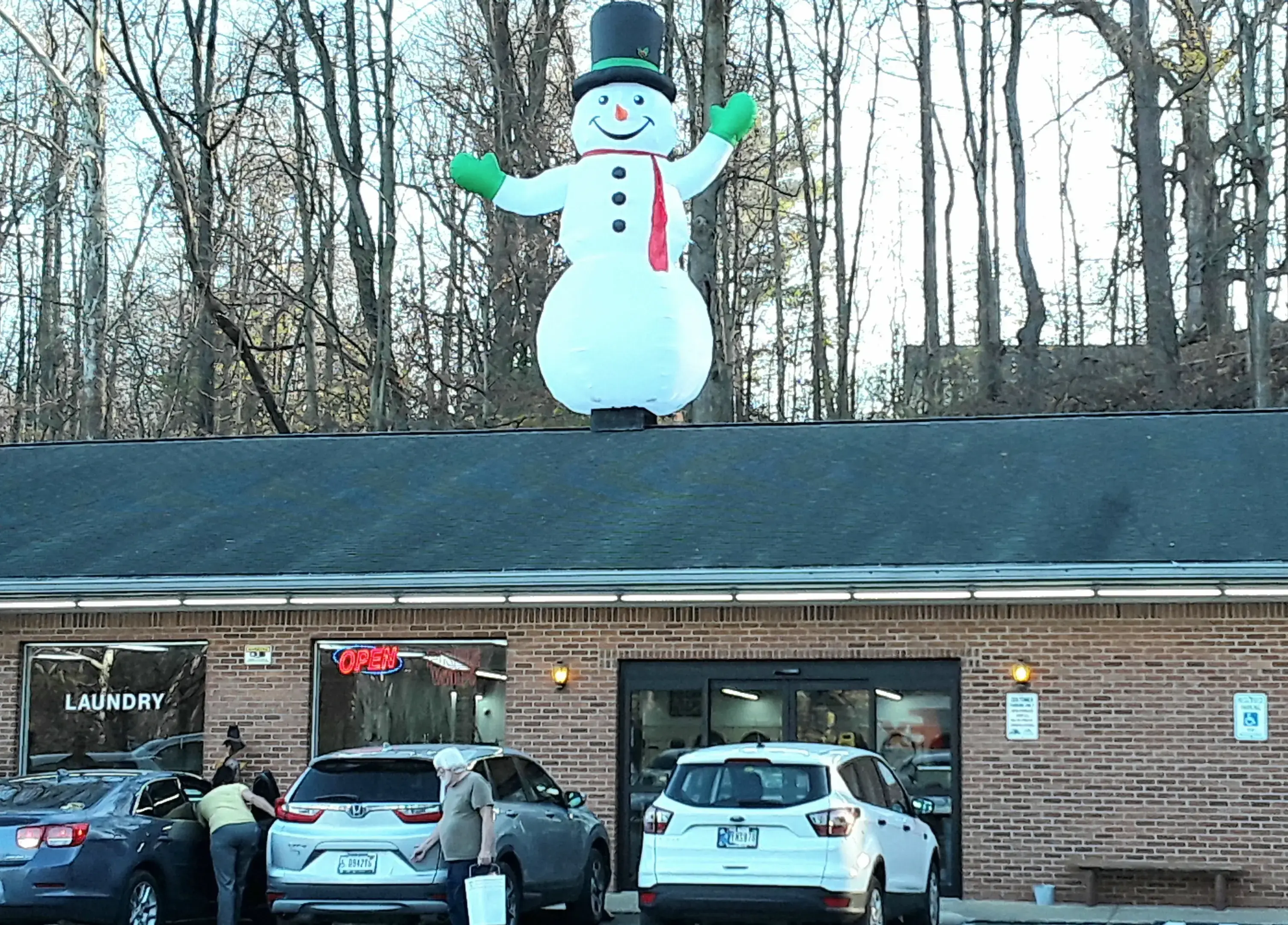 Super Clean Coin-Op Laundry - Image 7
