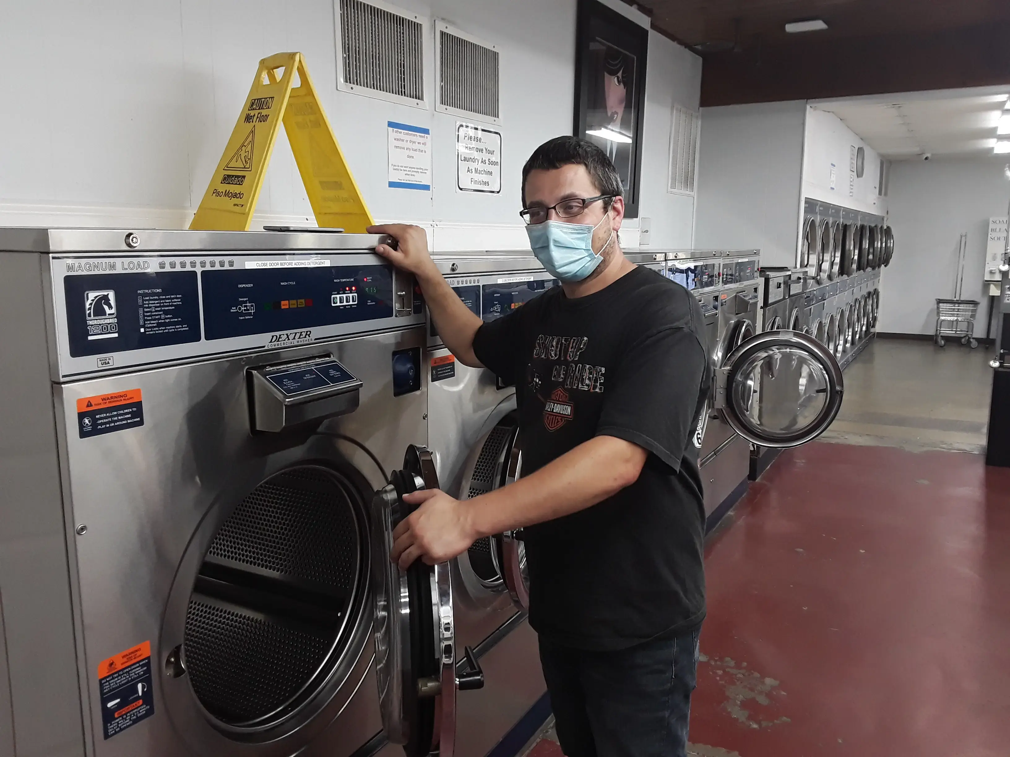 Super Clean Coin-Op Laundry - Image 11