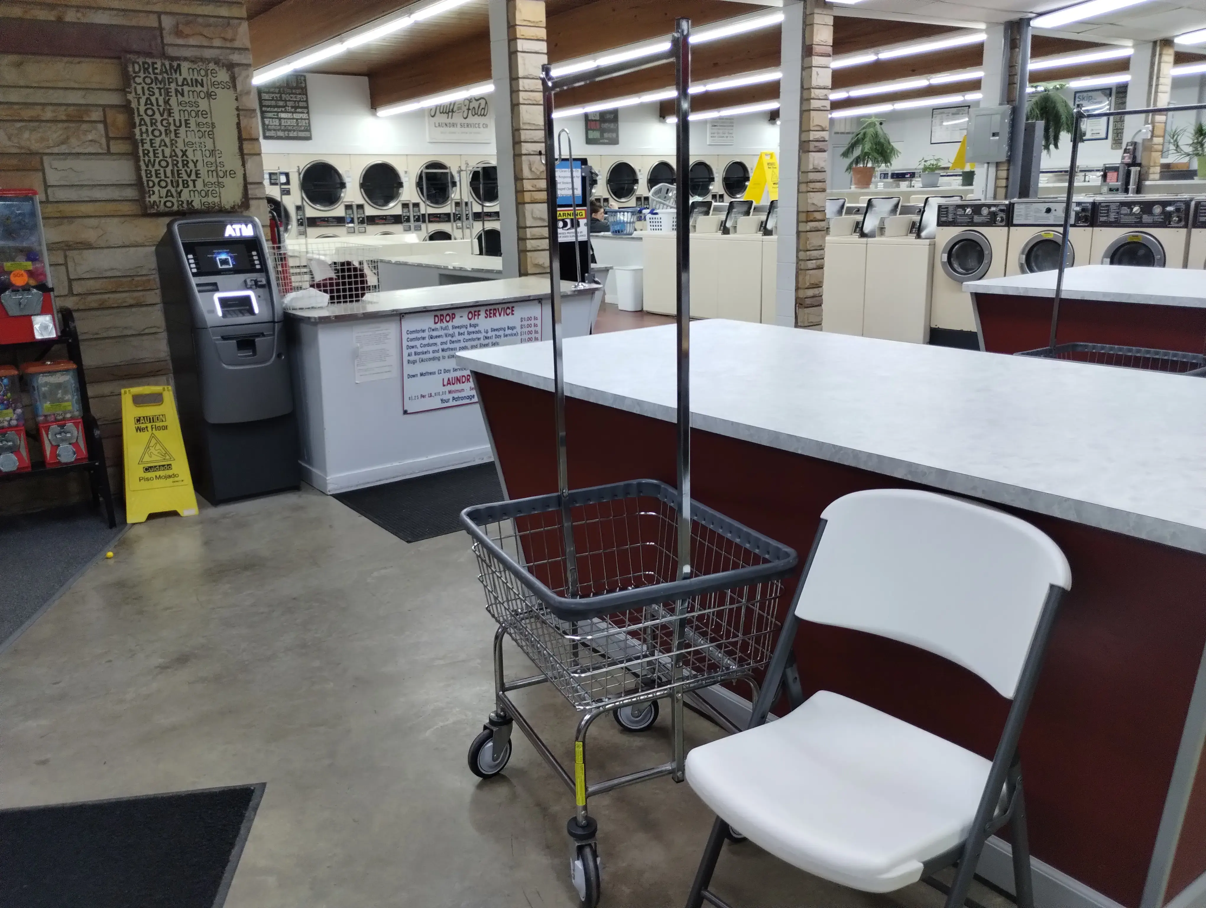 Super Clean Coin-Op Laundry thumbnail 4