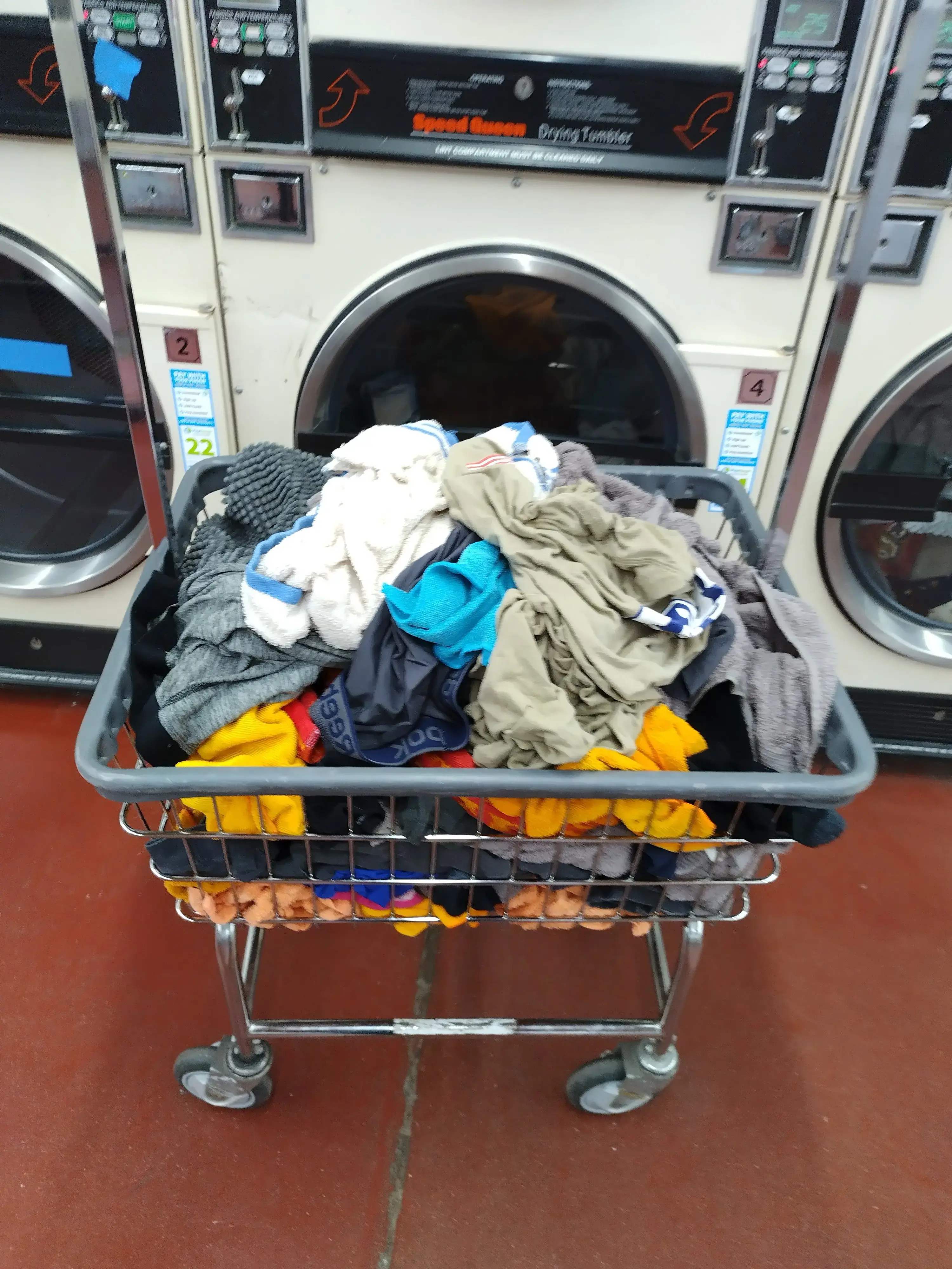 Super Clean Coin-Op Laundry thumbnail 20