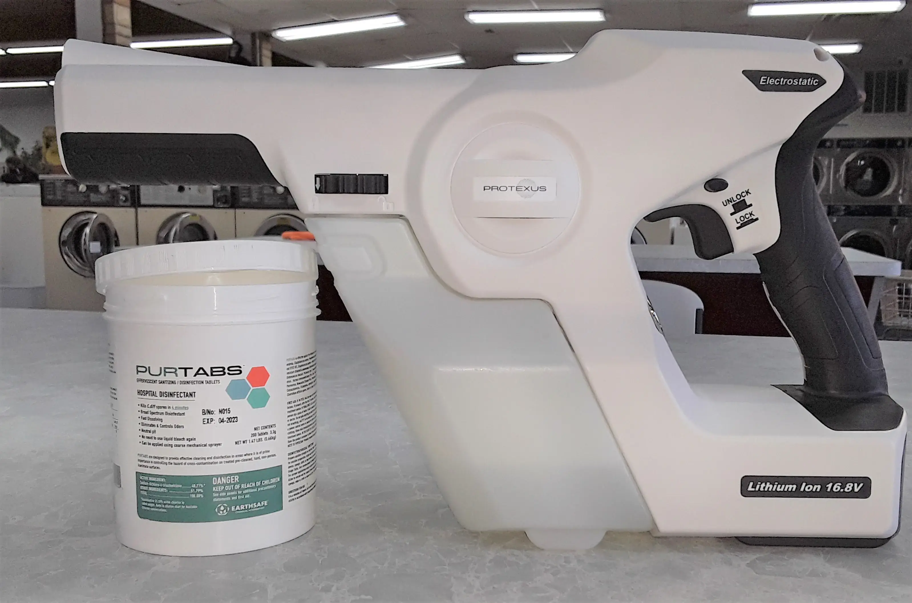 Super Clean Coin-Op Laundry - Image 15