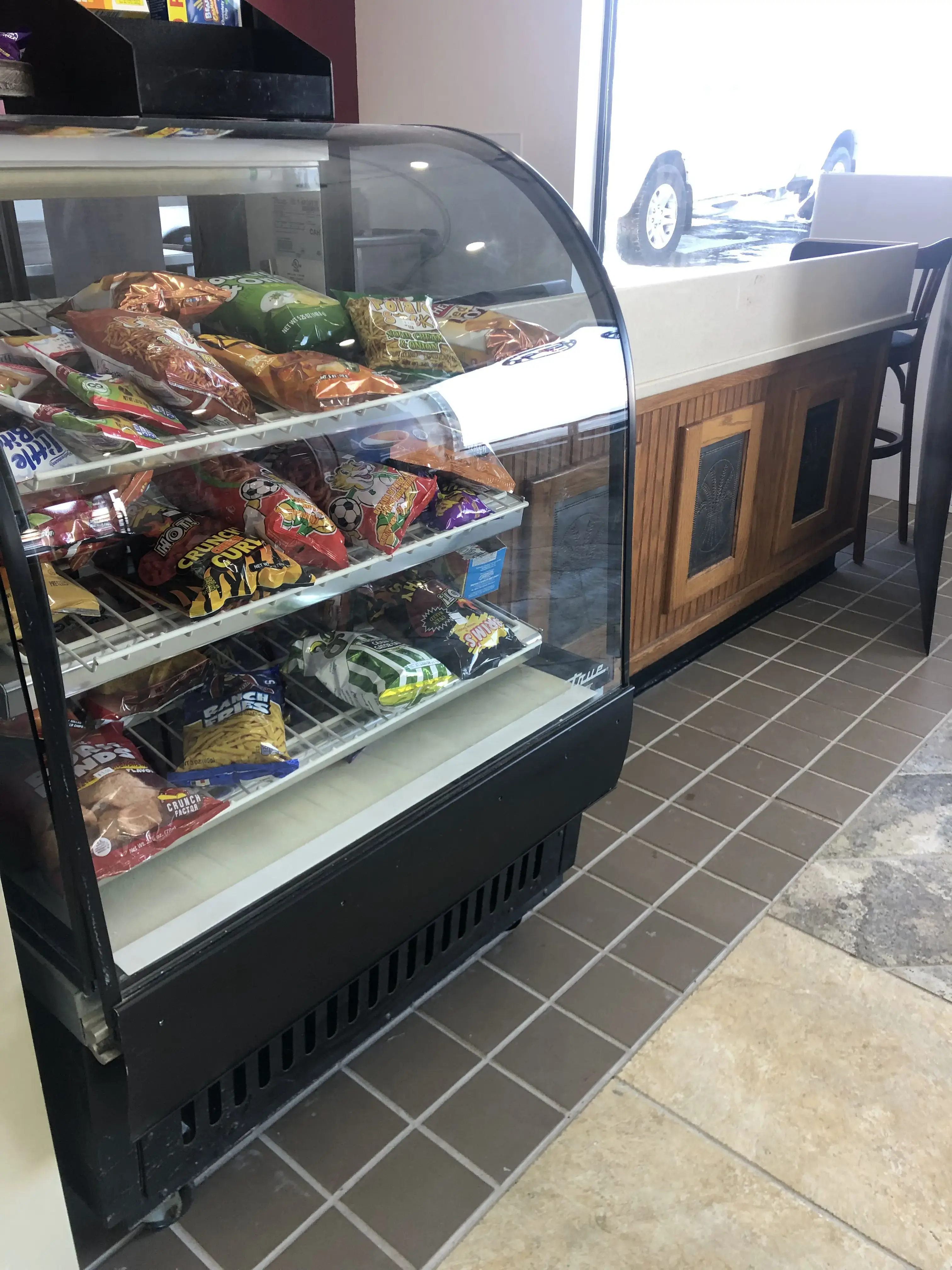 Super Clean Laundromat - Image 9