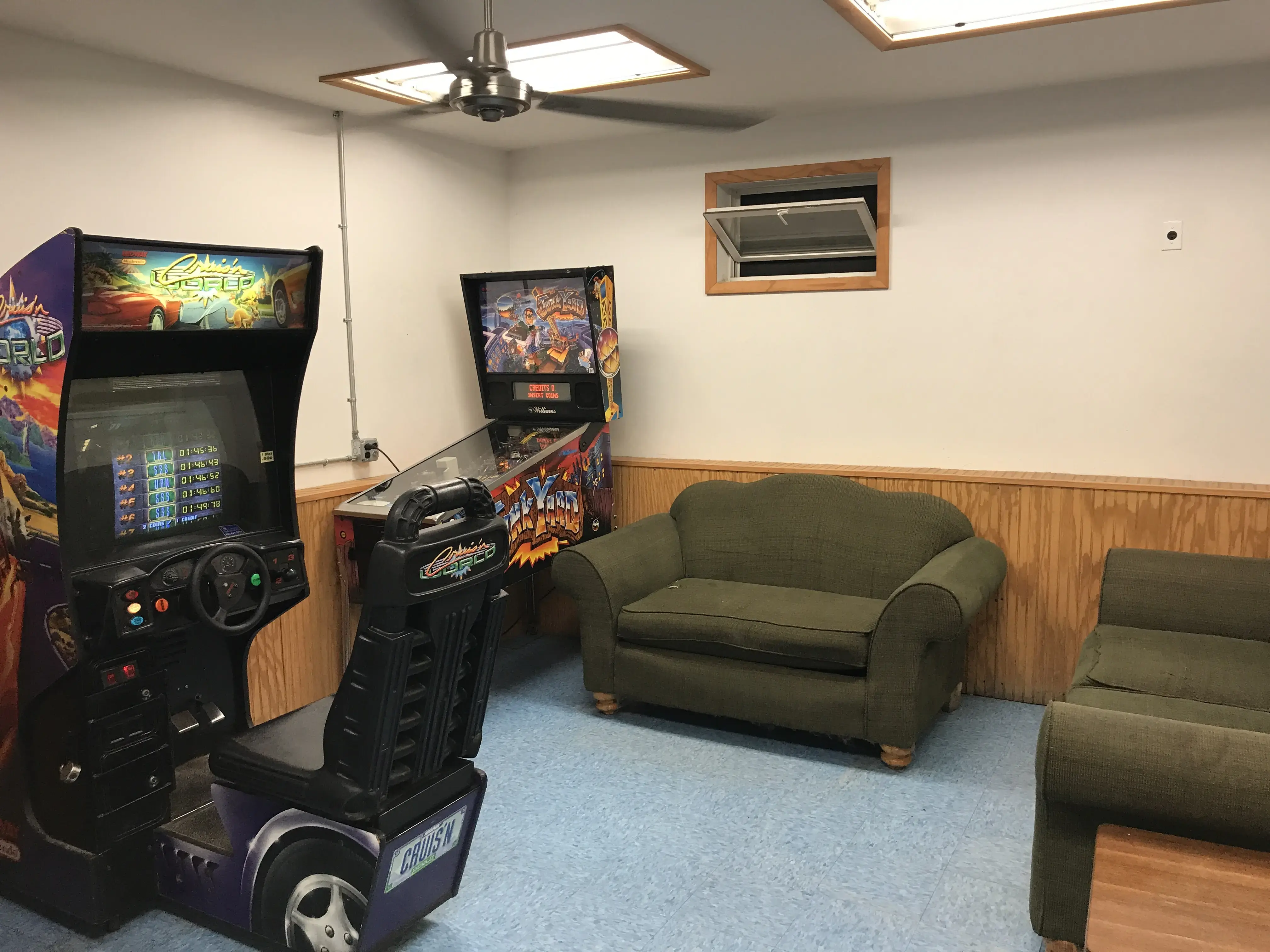 Super Clean Laundromat - Image 2